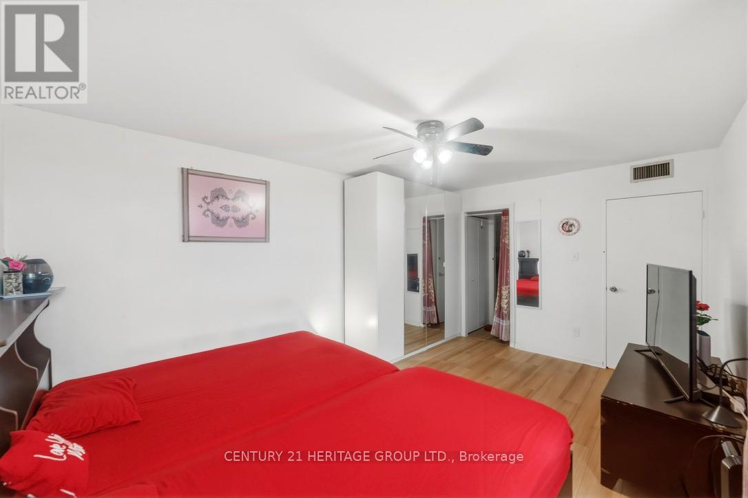 1408 - 2323 Confederation Parkway, Mississauga, Ontario  L5B 1R6 - Photo 18 - W13055714