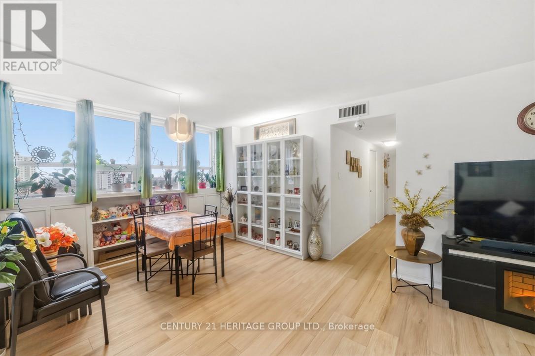 1408 - 2323 Confederation Parkway, Mississauga, Ontario  L5B 1R6 - Photo 6 - W13055714