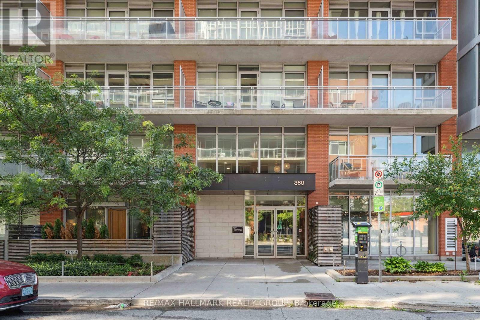 313 - 360 Mcleod Street, Ottawa, Ontario  K2P 1A9 - Photo 2 - X12915854