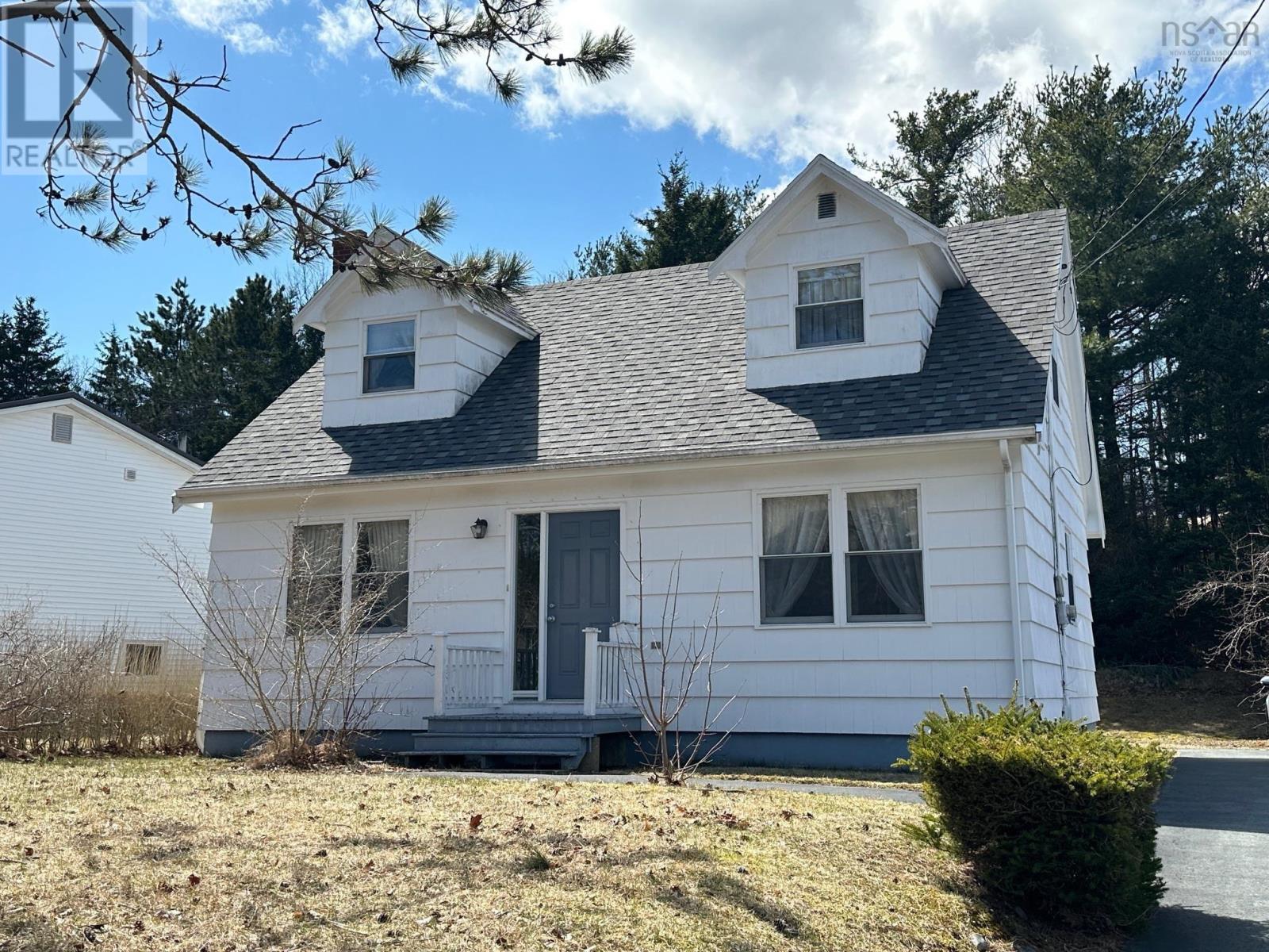 24 Crowell Street, Liverpool, Nova Scotia