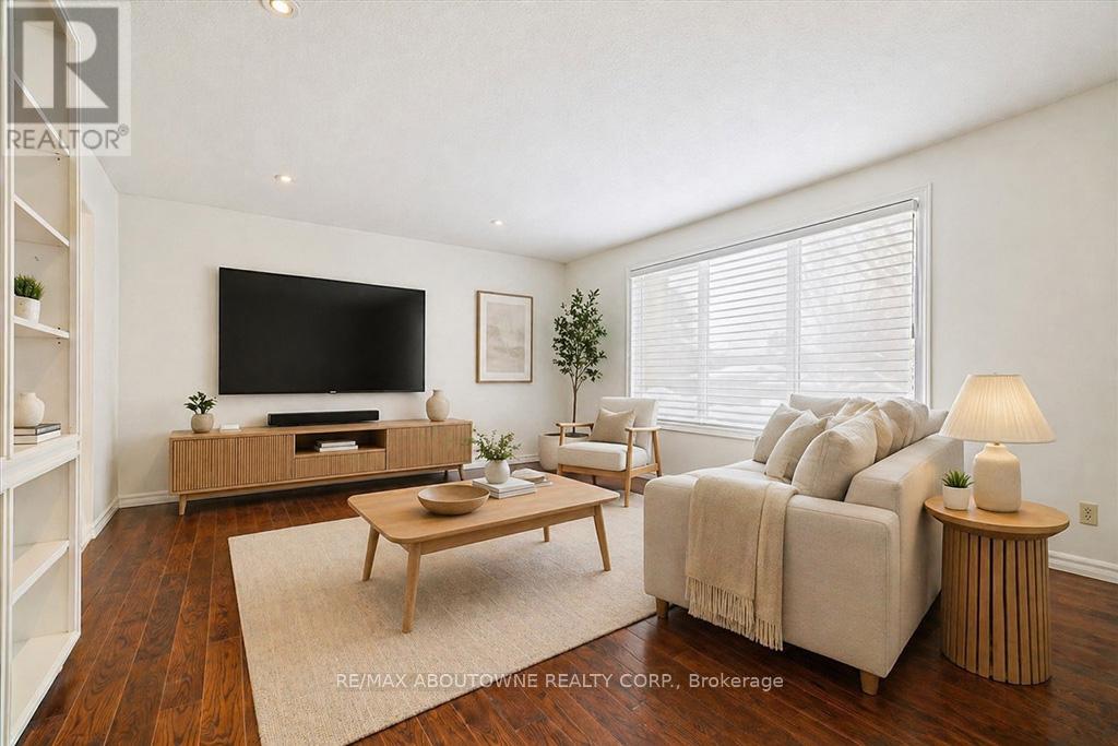 25 Bannisdale Way, Hamilton, Ontario  L0R 1H2 - Photo 8 - X12969710