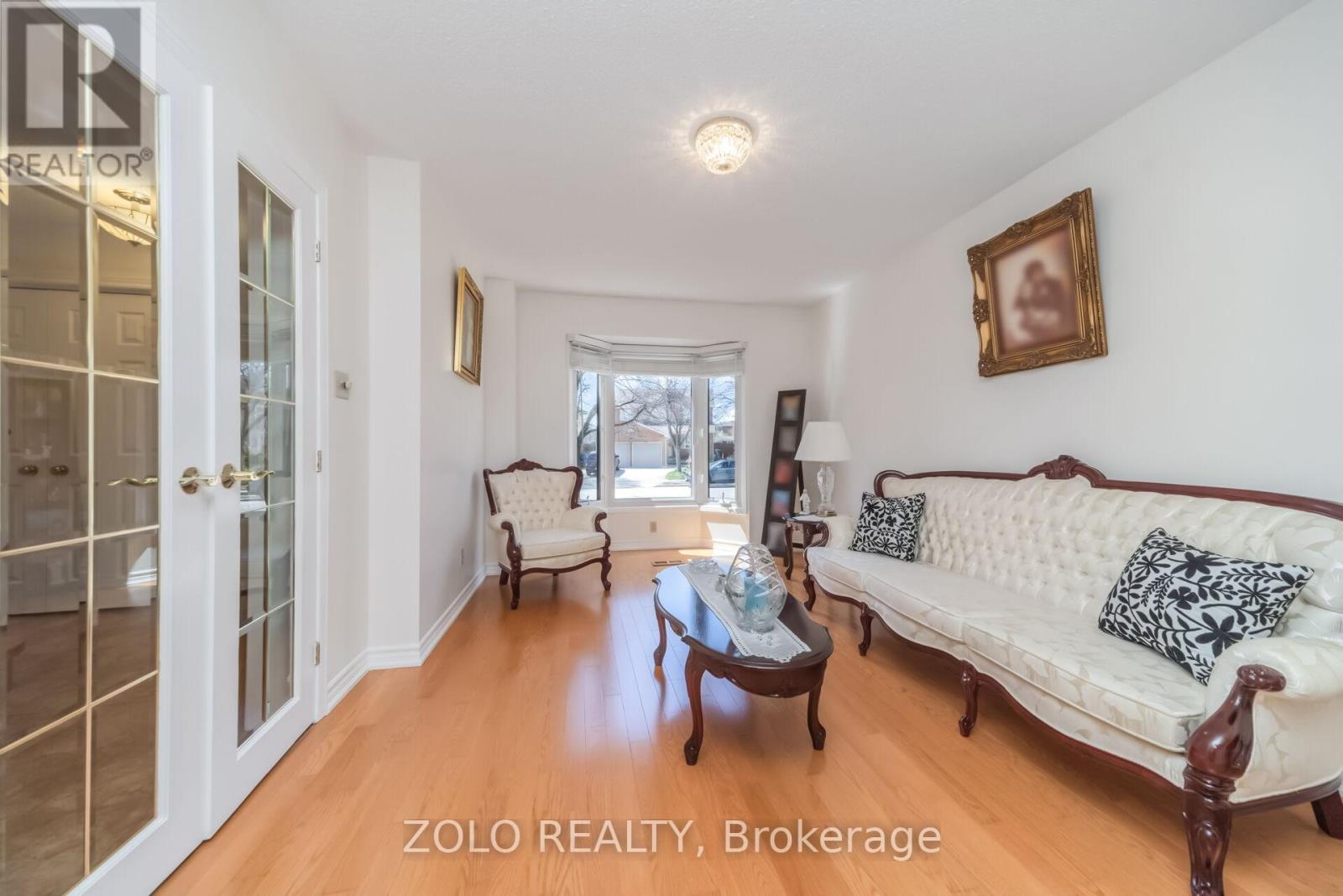 19 Hodgson Street, Brampton, Ontario  L6Y 3G8 - Photo 4 - W13056296