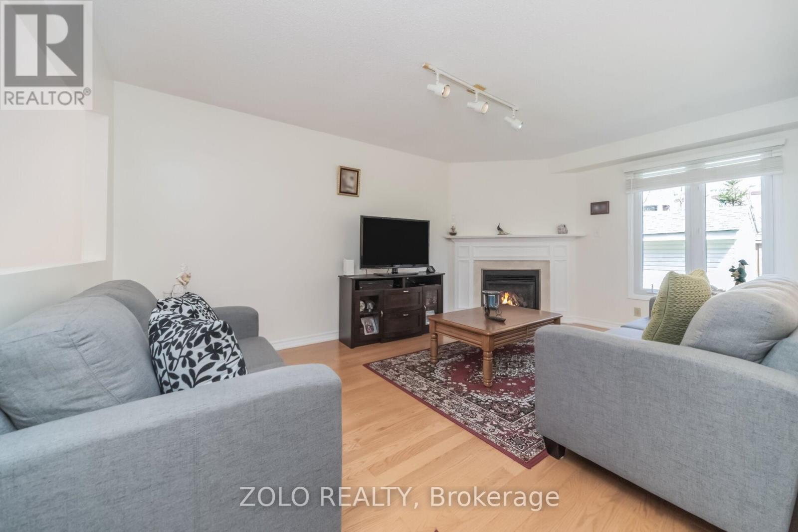 19 Hodgson Street, Brampton, Ontario  L6Y 3G8 - Photo 5 - W13056296