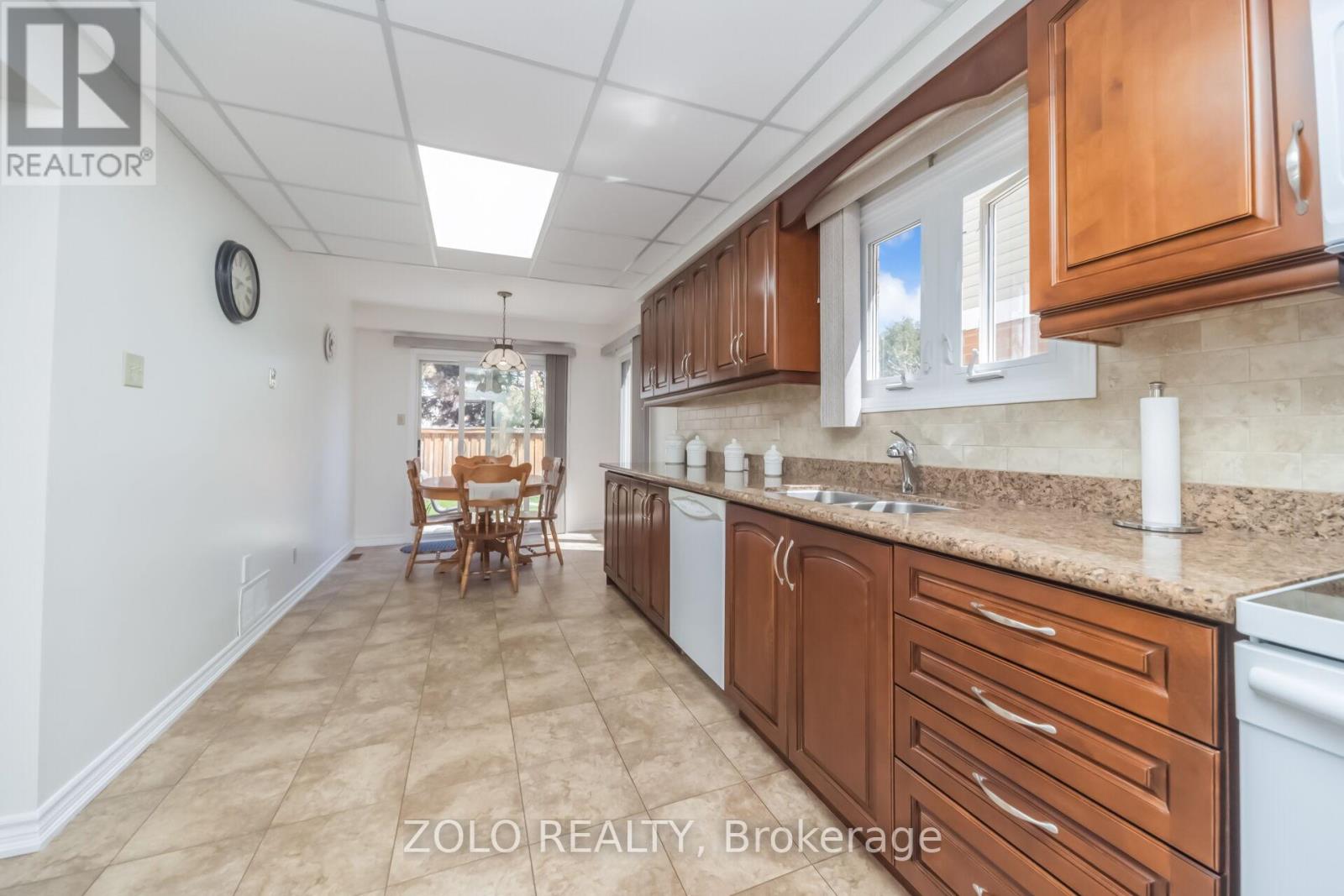 19 Hodgson Street, Brampton, Ontario  L6Y 3G8 - Photo 8 - W13056296