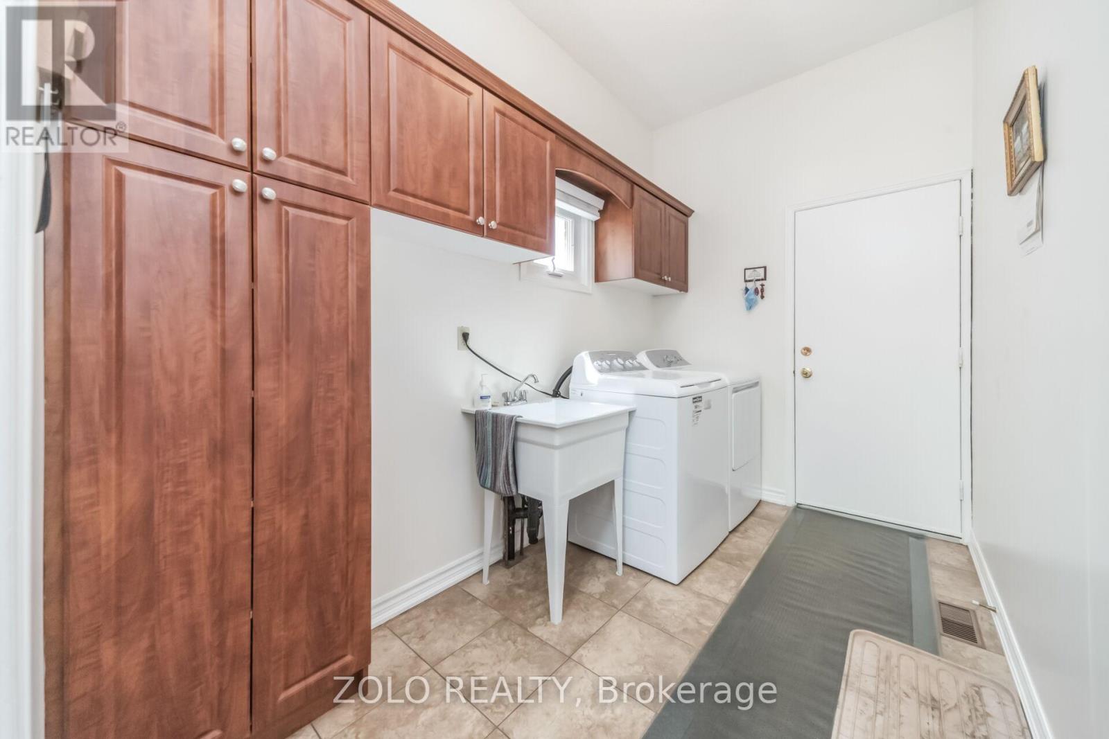 19 Hodgson Street, Brampton, Ontario  L6Y 3G8 - Photo 9 - W13056296