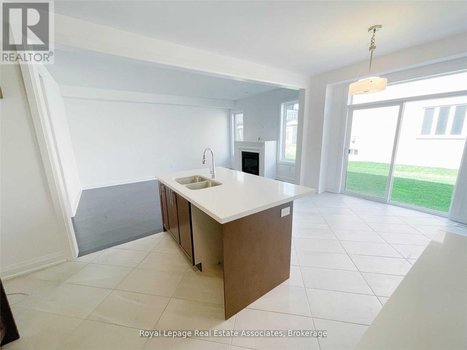 4121 Hillsborough Crescent, Oakville, Ontario  L6H 3P9 - Photo 10 - W13056340