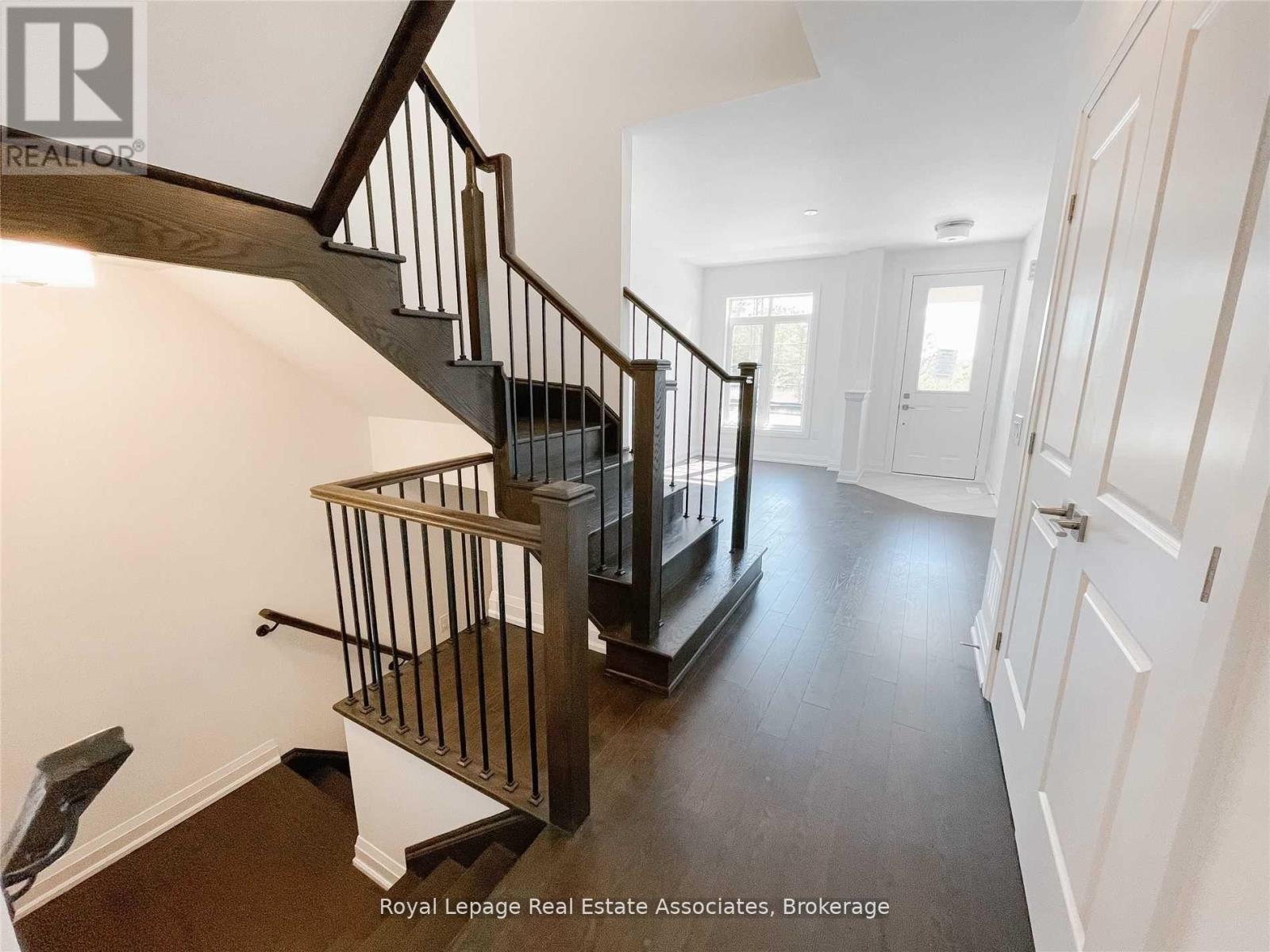 4121 Hillsborough Crescent, Oakville, Ontario  L6H 3P9 - Photo 12 - W13056340