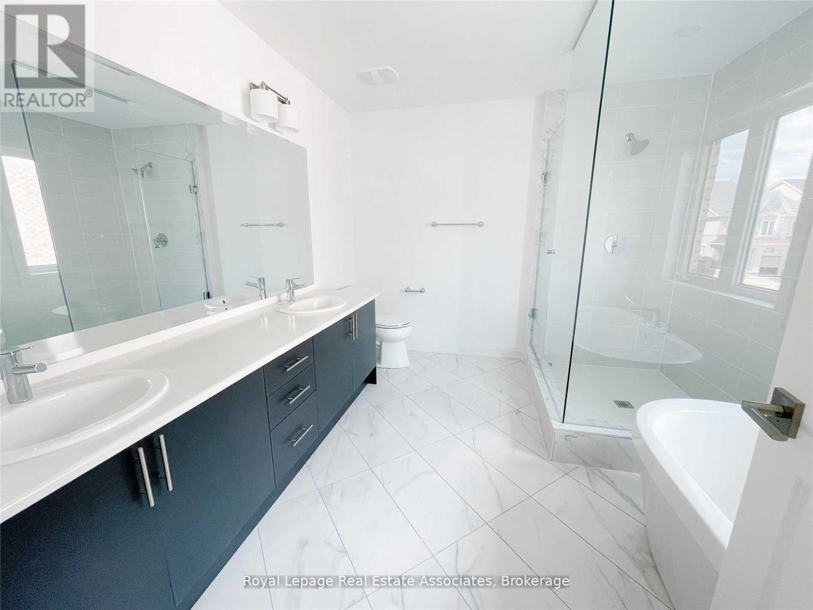 4121 Hillsborough Crescent, Oakville, Ontario  L6H 3P9 - Photo 17 - W13056340