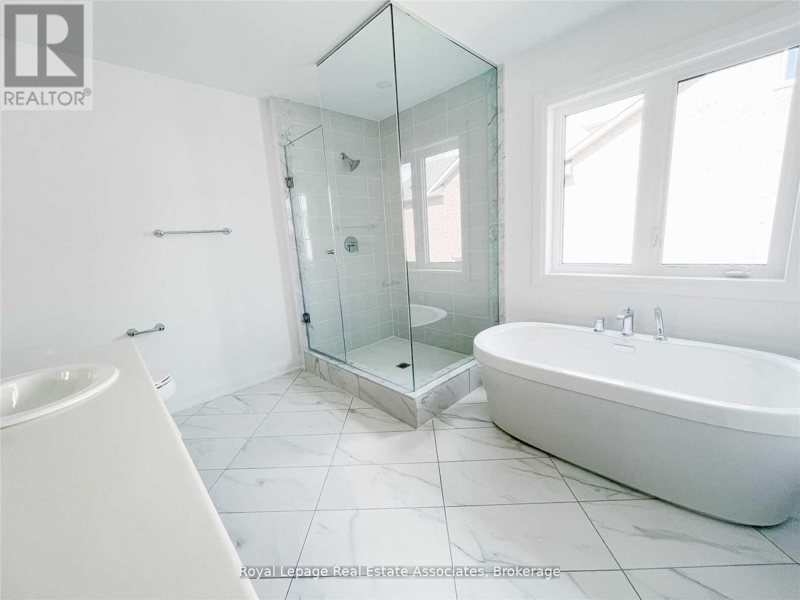 4121 Hillsborough Crescent, Oakville, Ontario  L6H 3P9 - Photo 18 - W13056340