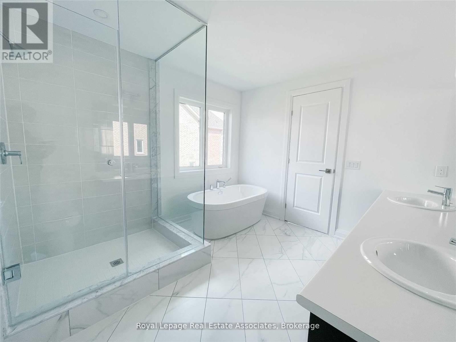 4121 Hillsborough Crescent, Oakville, Ontario  L6H 3P9 - Photo 19 - W13056340