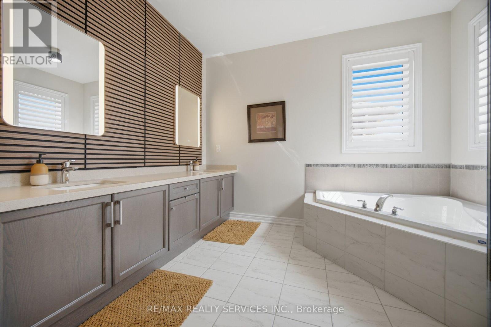 208 Bonnieglen Farm Boulevard, Caledon, Ontario  L7C 3Y3 - Photo 26 - W13056356