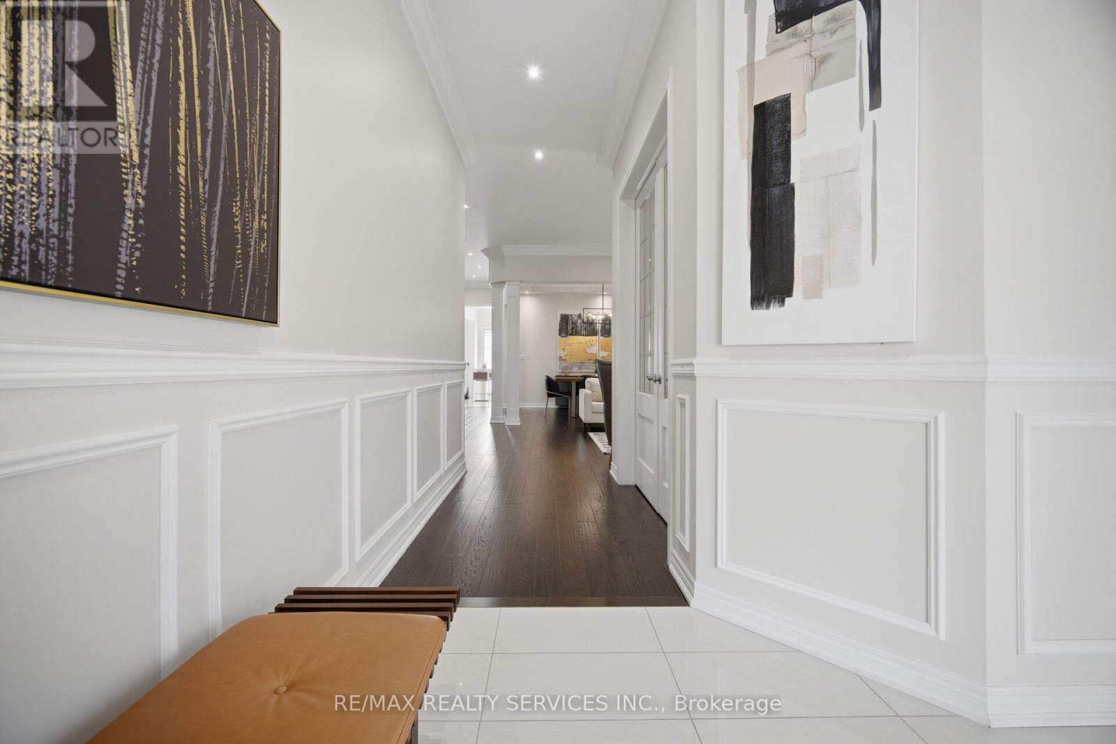 208 Bonnieglen Farm Boulevard, Caledon, Ontario  L7C 3Y3 - Photo 6 - W13056356