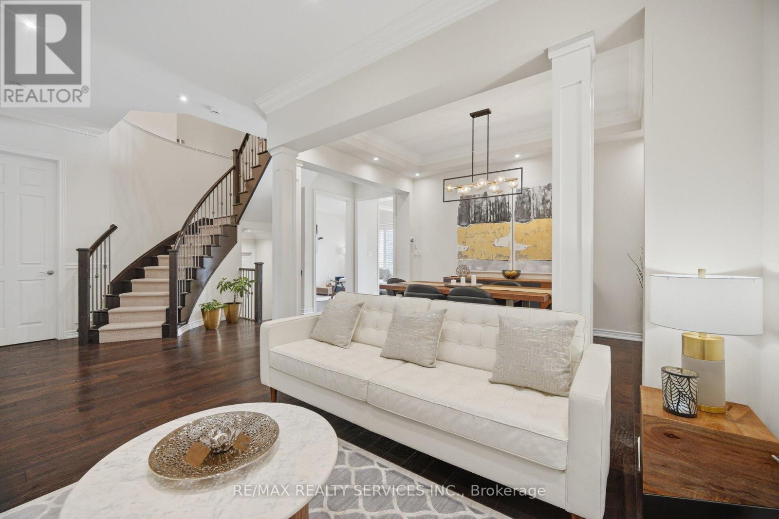 208 Bonnieglen Farm Boulevard, Caledon, Ontario  L7C 3Y3 - Photo 9 - W13056356