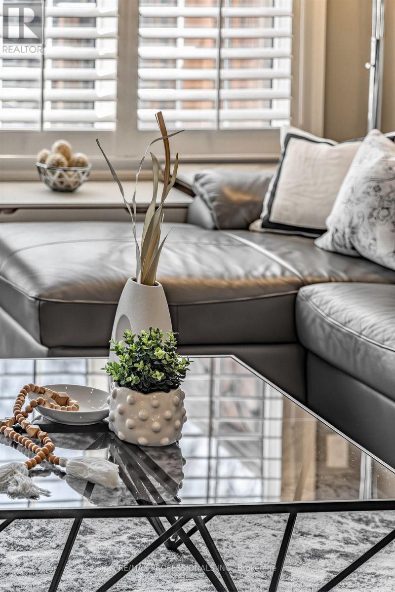 44 Oakmore Lane, Brampton, Ontario  L6Y 6H5 - Photo 17 - W13056372