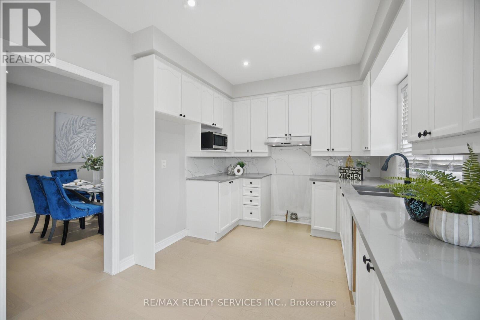 130 Yuile Court, Brampton, Ontario  L6Y 5J5 - Photo 12 - W13056382