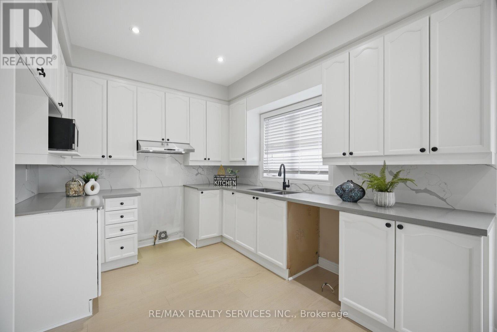 130 Yuile Court, Brampton, Ontario  L6Y 5J5 - Photo 13 - W13056382