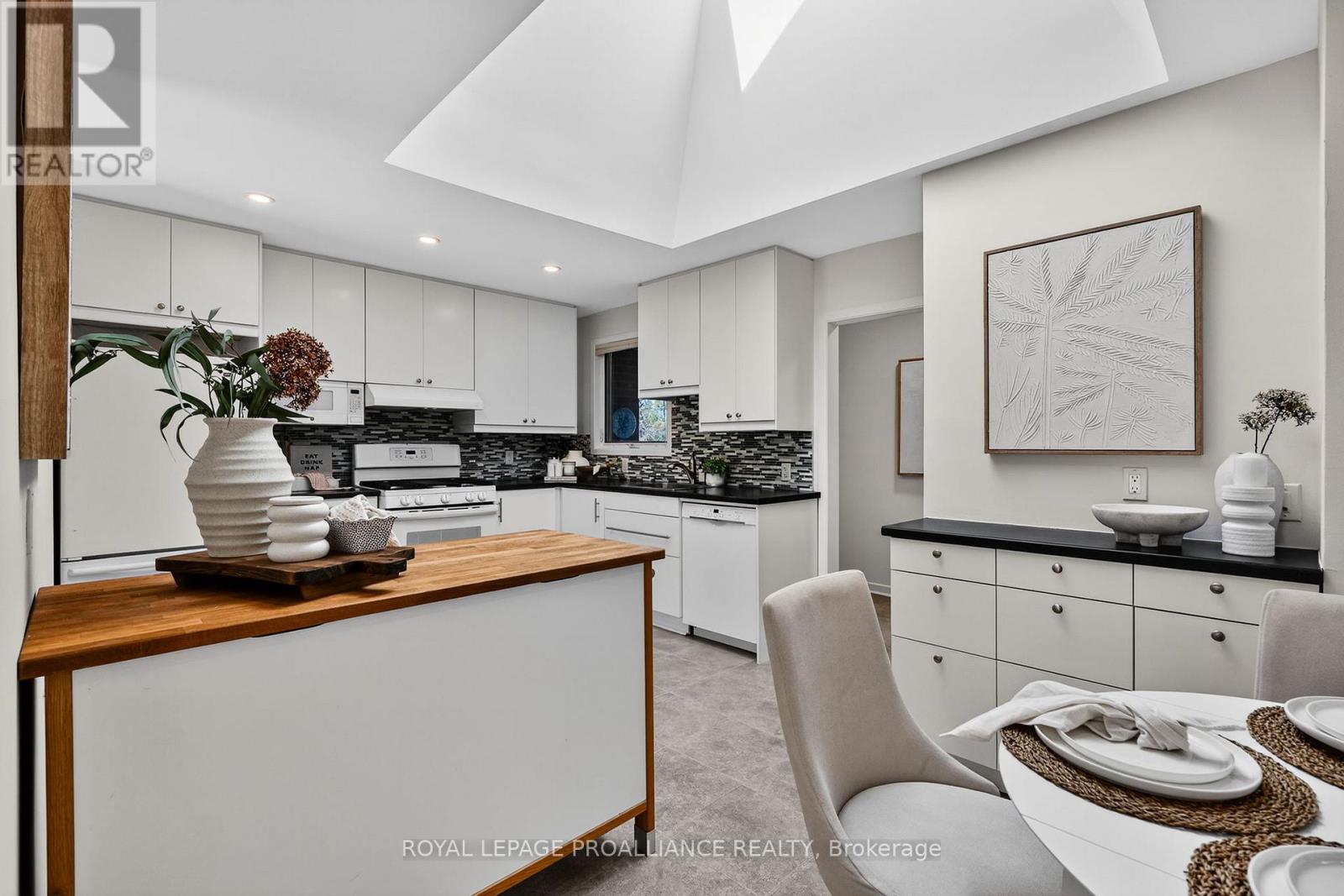 1 Meredith Avenue, Cobourg, Ontario  K9A 4G6 - Photo 14 - X13056412