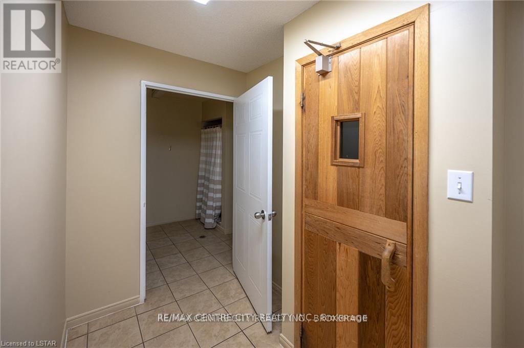 401 - 30 Chapman Court, London North, Ontario  N6G 4Y4 - Photo 25 - X13056460