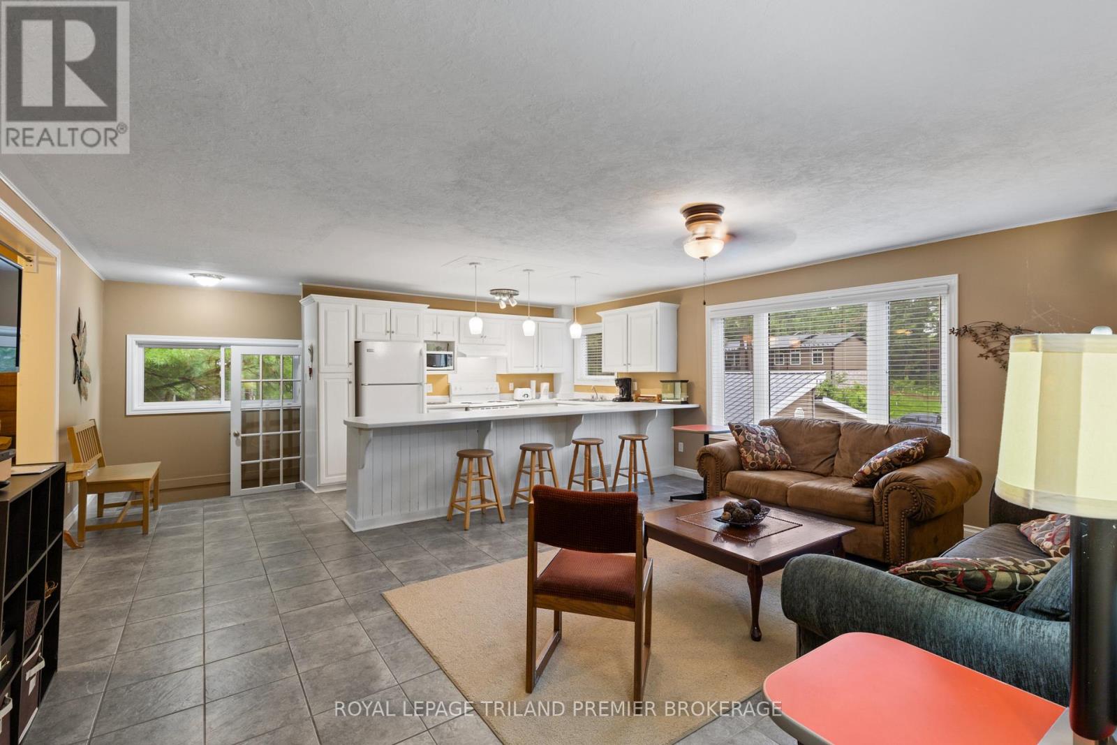 7710 Clayton Street, Lambton Shores, Ontario  N0M 2L0 - Photo 21 - X13056512