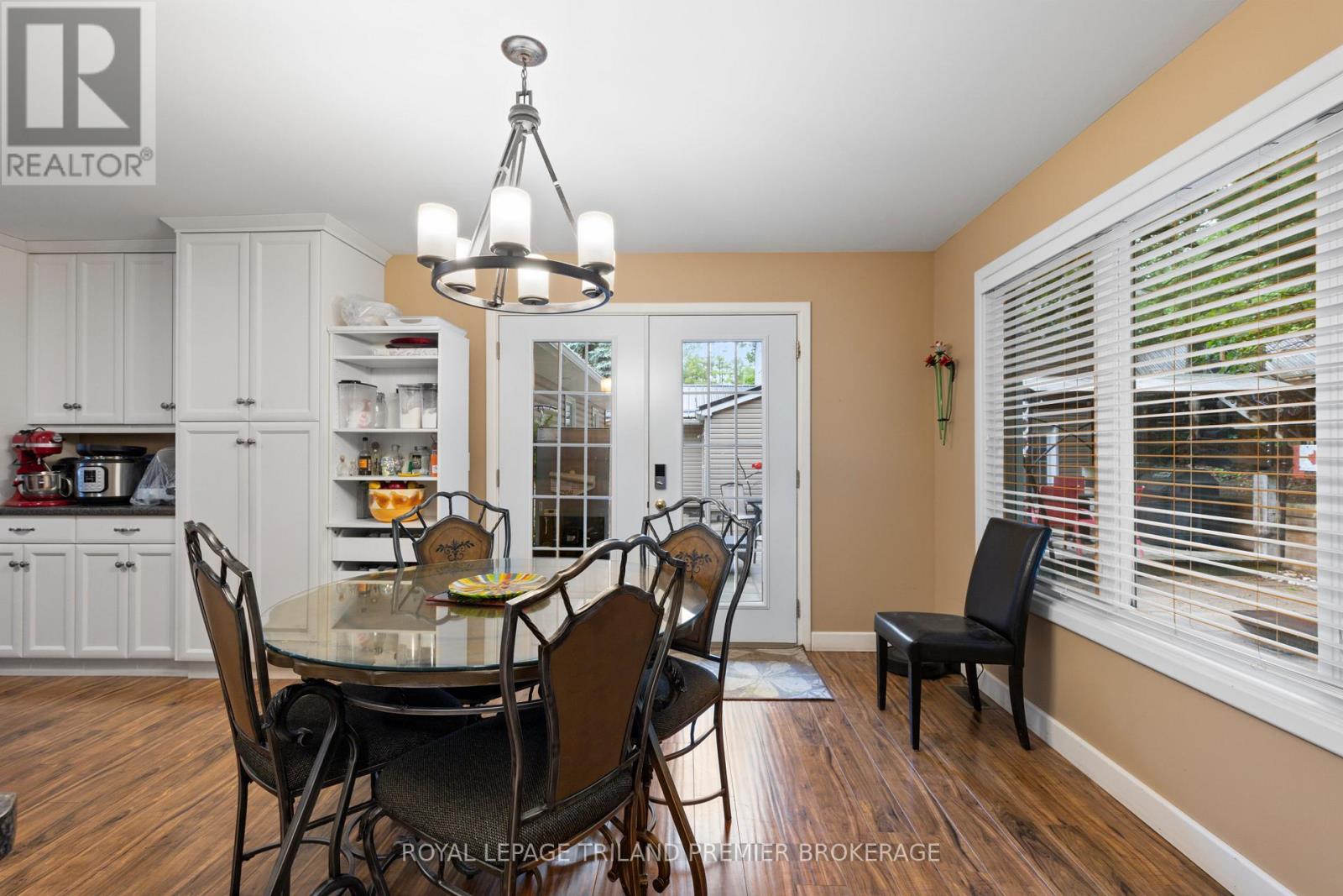 7710 Clayton Street, Lambton Shores, Ontario  N0M 2L0 - Photo 11 - X13056514