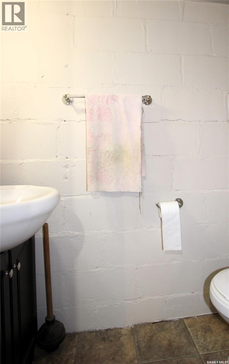 54 James Avenue, Yorkton, Saskatchewan  S3N 2C4 - Photo 19 - SK034001