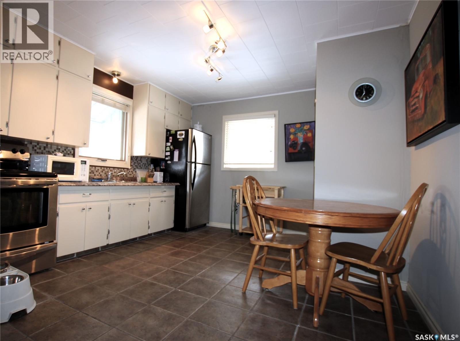 54 James Avenue, Yorkton, Saskatchewan  S3N 2C4 - Photo 4 - SK034001