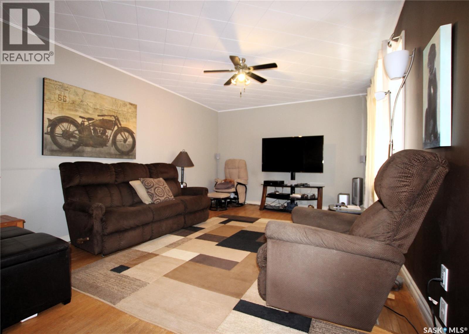 54 James Avenue, Yorkton, Saskatchewan  S3N 2C4 - Photo 6 - SK034001