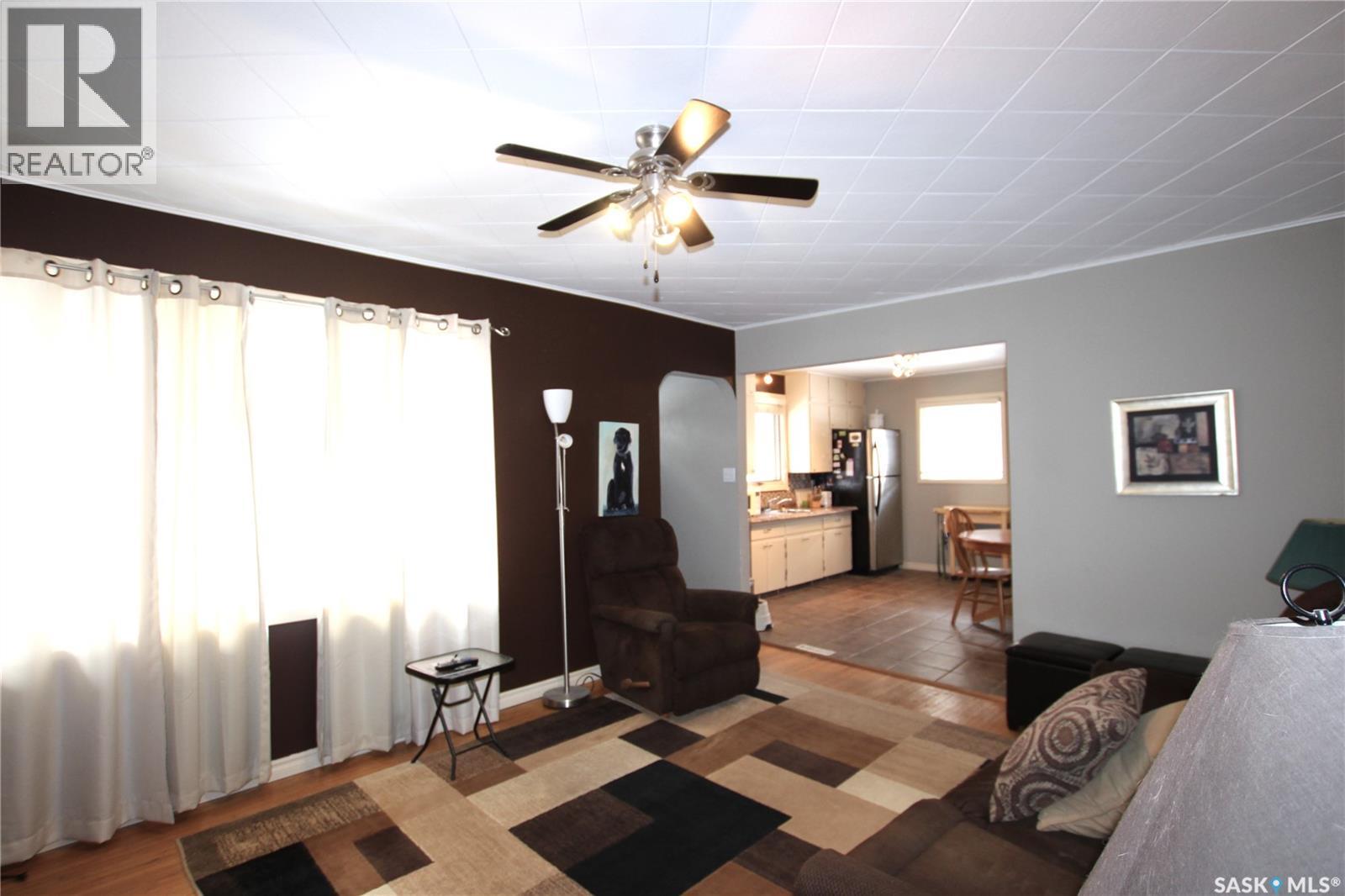 54 James Avenue, Yorkton, Saskatchewan  S3N 2C4 - Photo 8 - SK034001