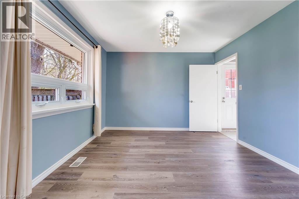 92 Braeside Avenue, Waterloo, Ontario  N2J 2C6 - Photo 10 - 40823782