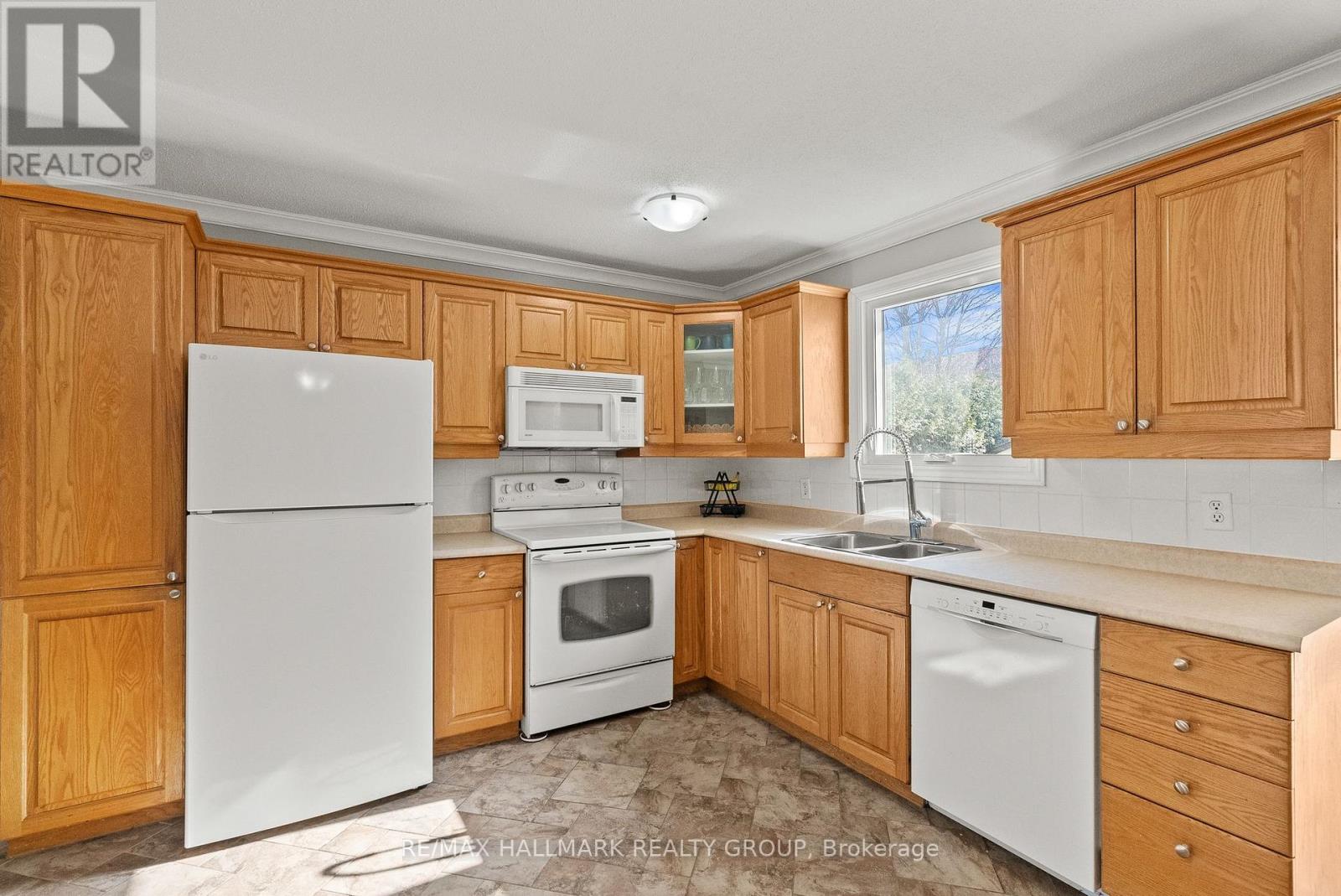 15 Elm Avenue, Russell, Ontario  K4R 1B3 - Photo 5 - X13056484