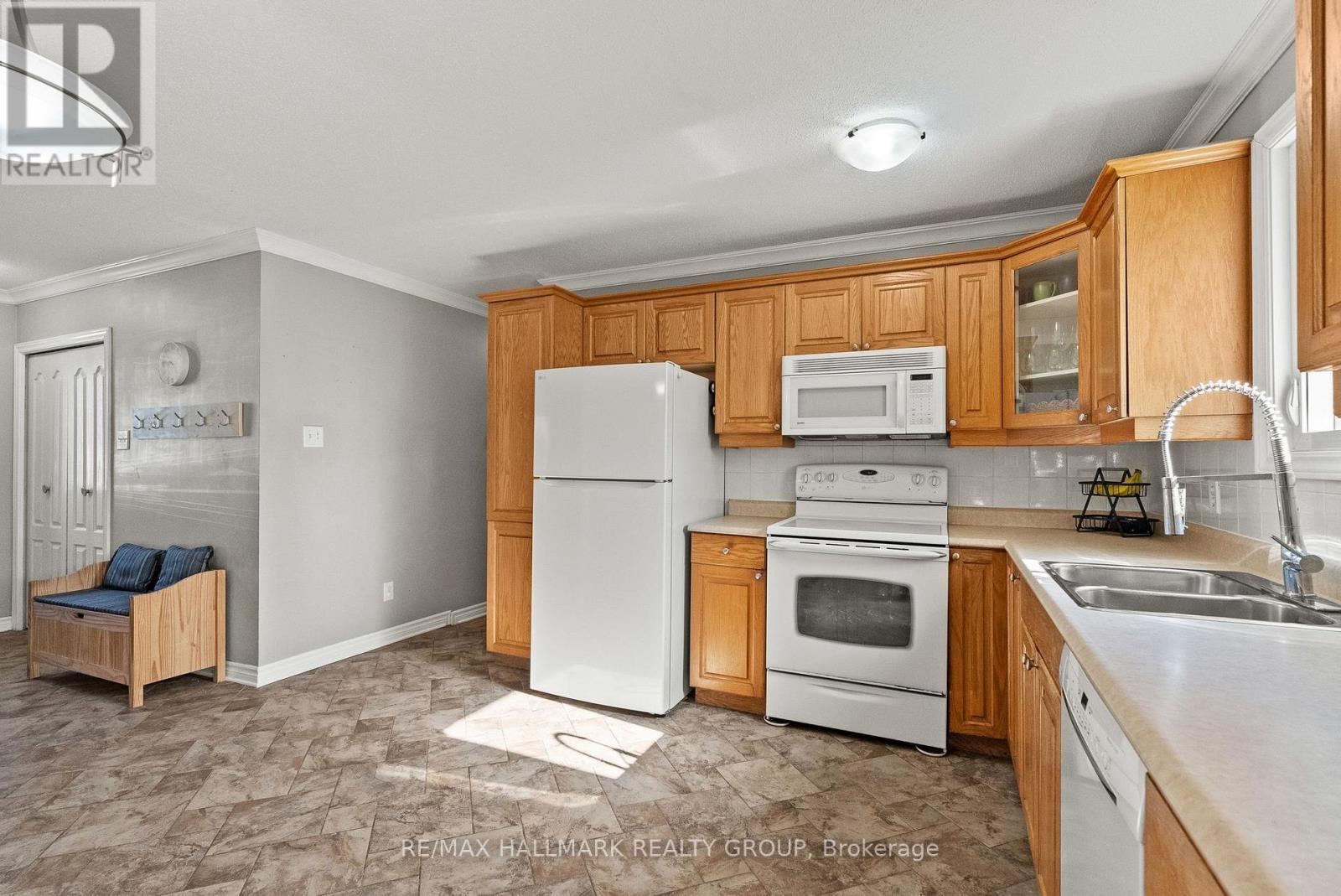 15 Elm Avenue, Russell, Ontario  K4R 1B3 - Photo 6 - X13056484