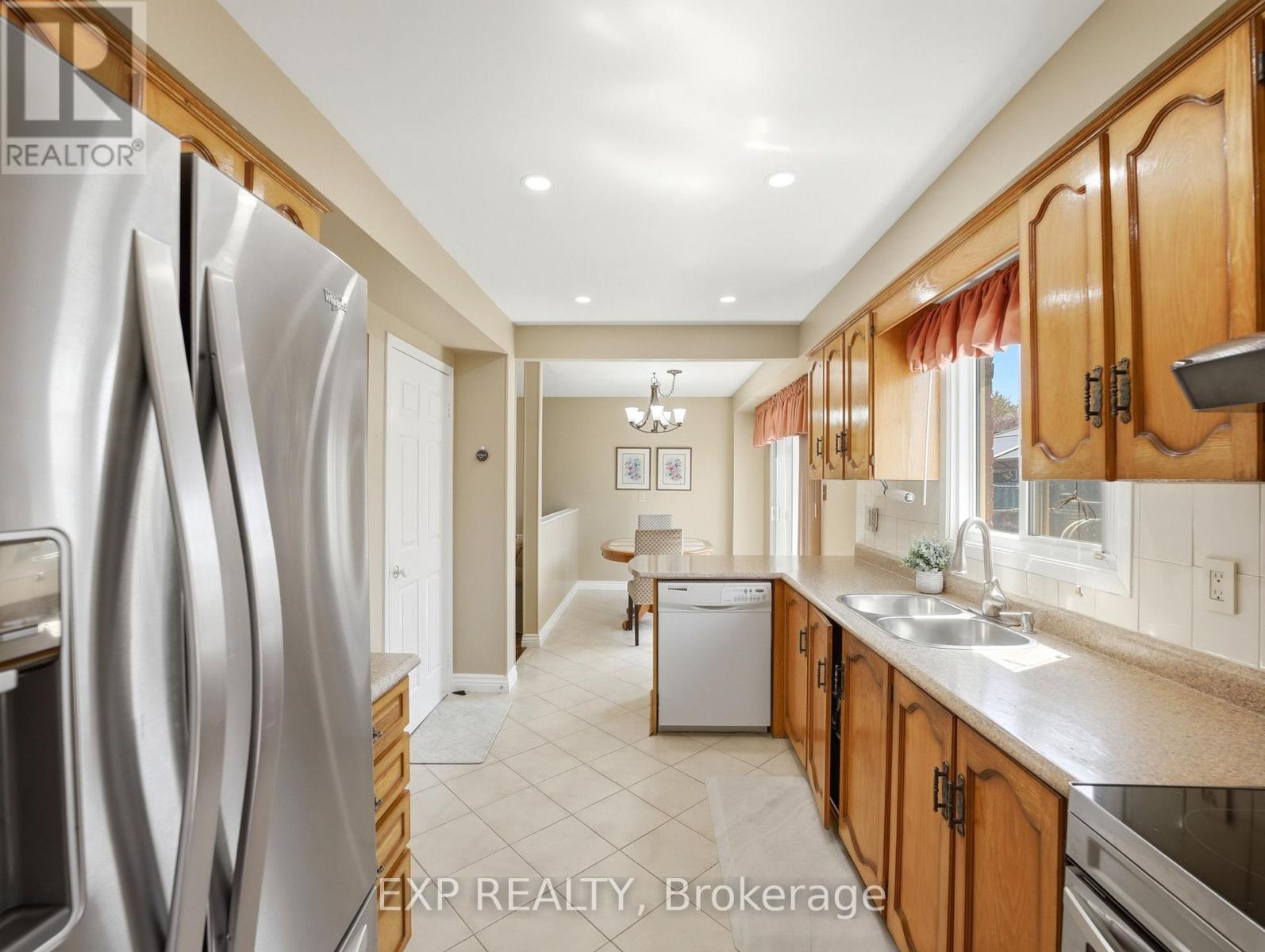 7327 Corrine Crescent, Mississauga, Ontario  L5N 5C4 - Photo 11 - W13056532