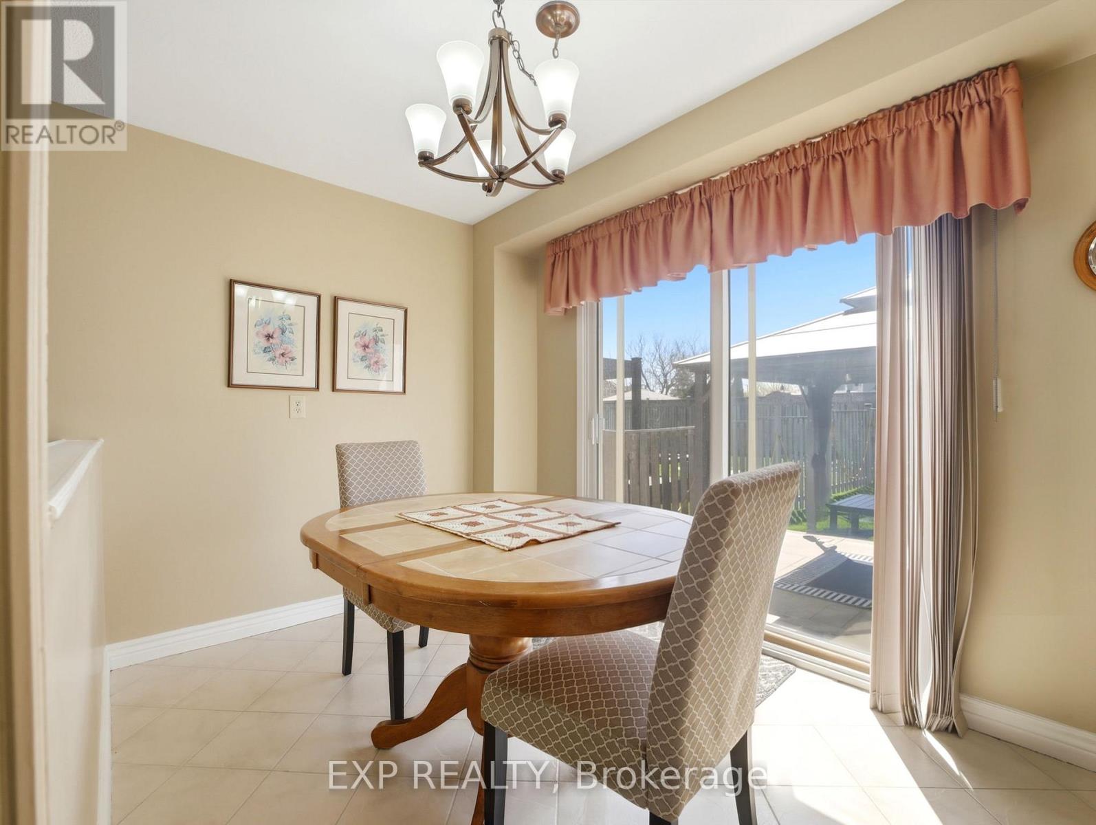 7327 Corrine Crescent, Mississauga, Ontario  L5N 5C4 - Photo 12 - W13056532