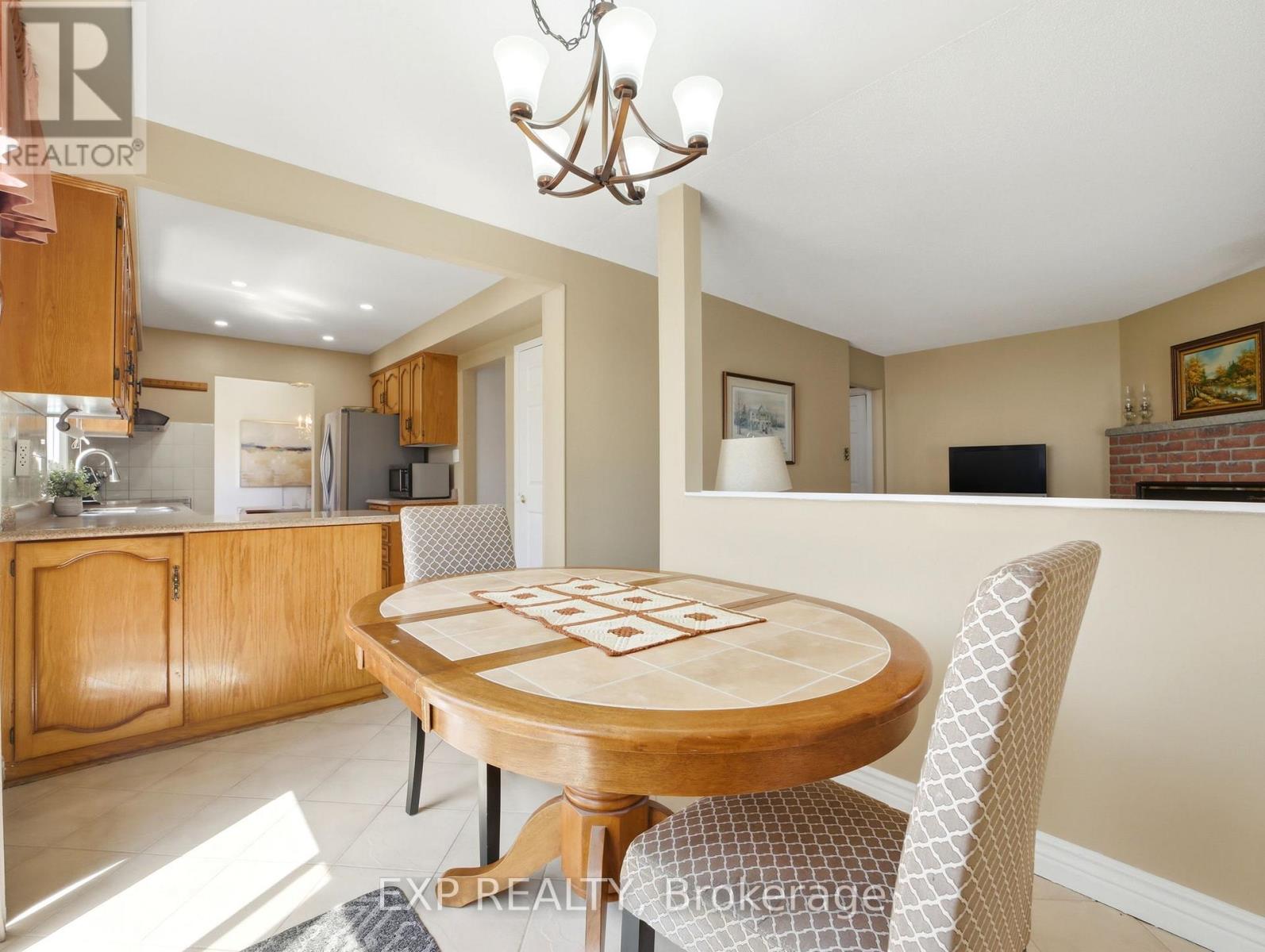 7327 Corrine Crescent, Mississauga, Ontario  L5N 5C4 - Photo 13 - W13056532