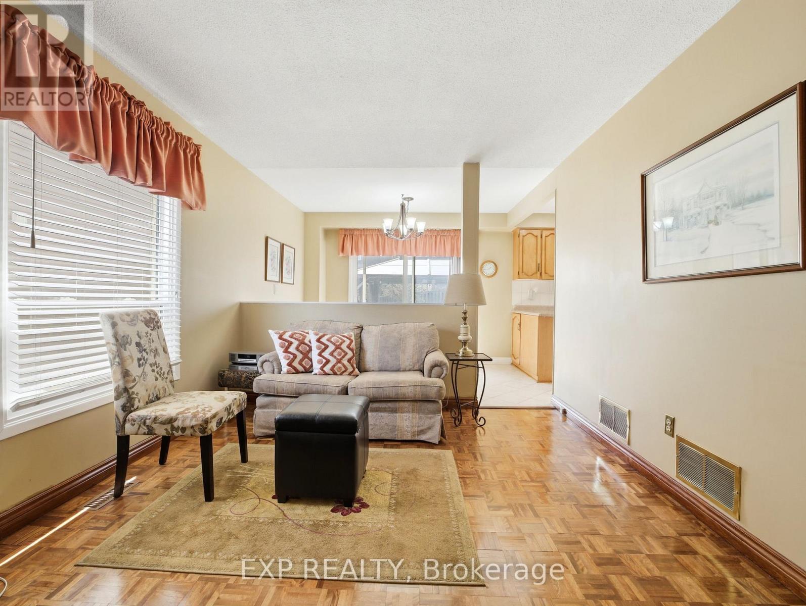 7327 Corrine Crescent, Mississauga, Ontario  L5N 5C4 - Photo 18 - W13056532