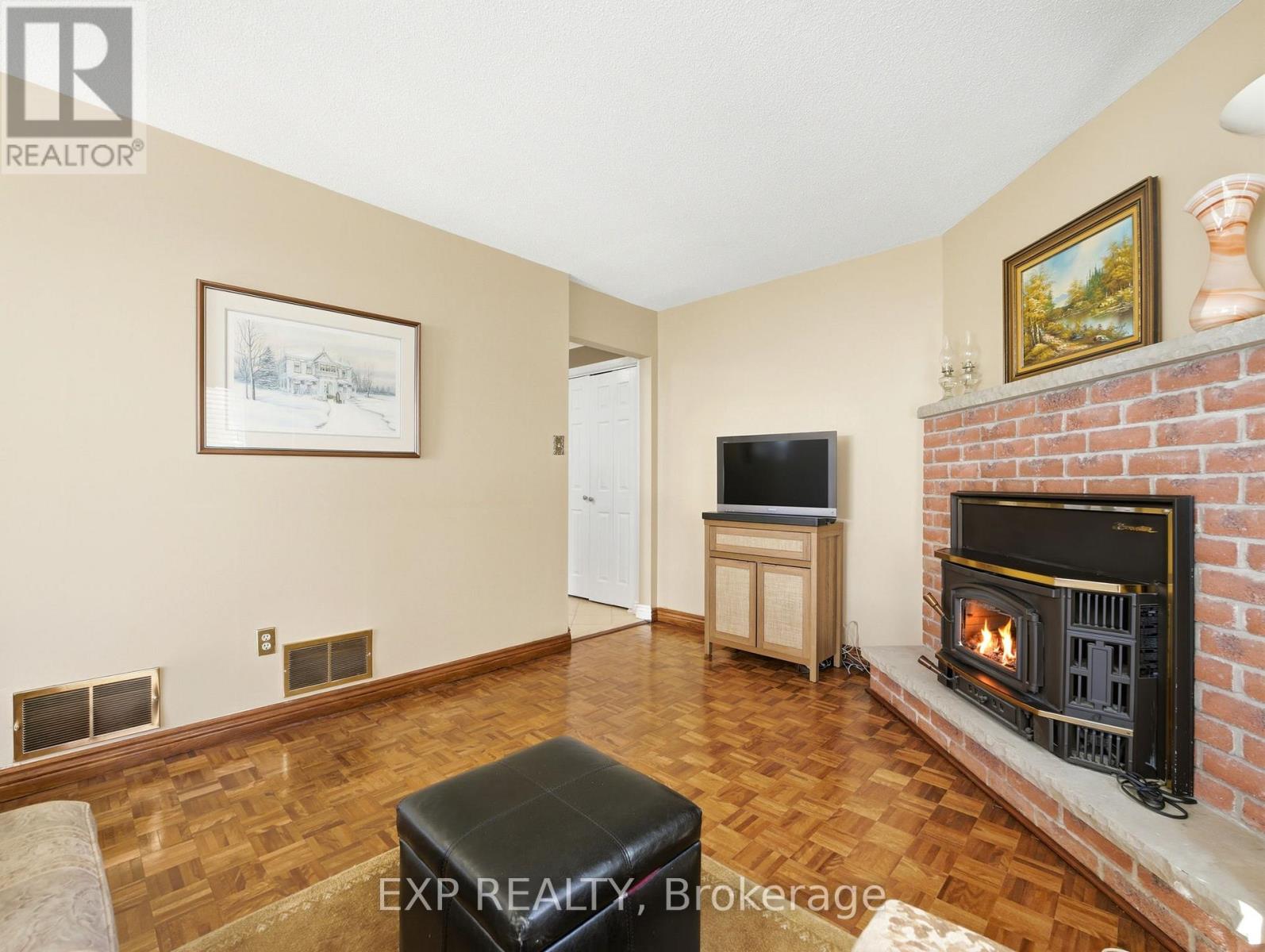 7327 Corrine Crescent, Mississauga, Ontario  L5N 5C4 - Photo 19 - W13056532