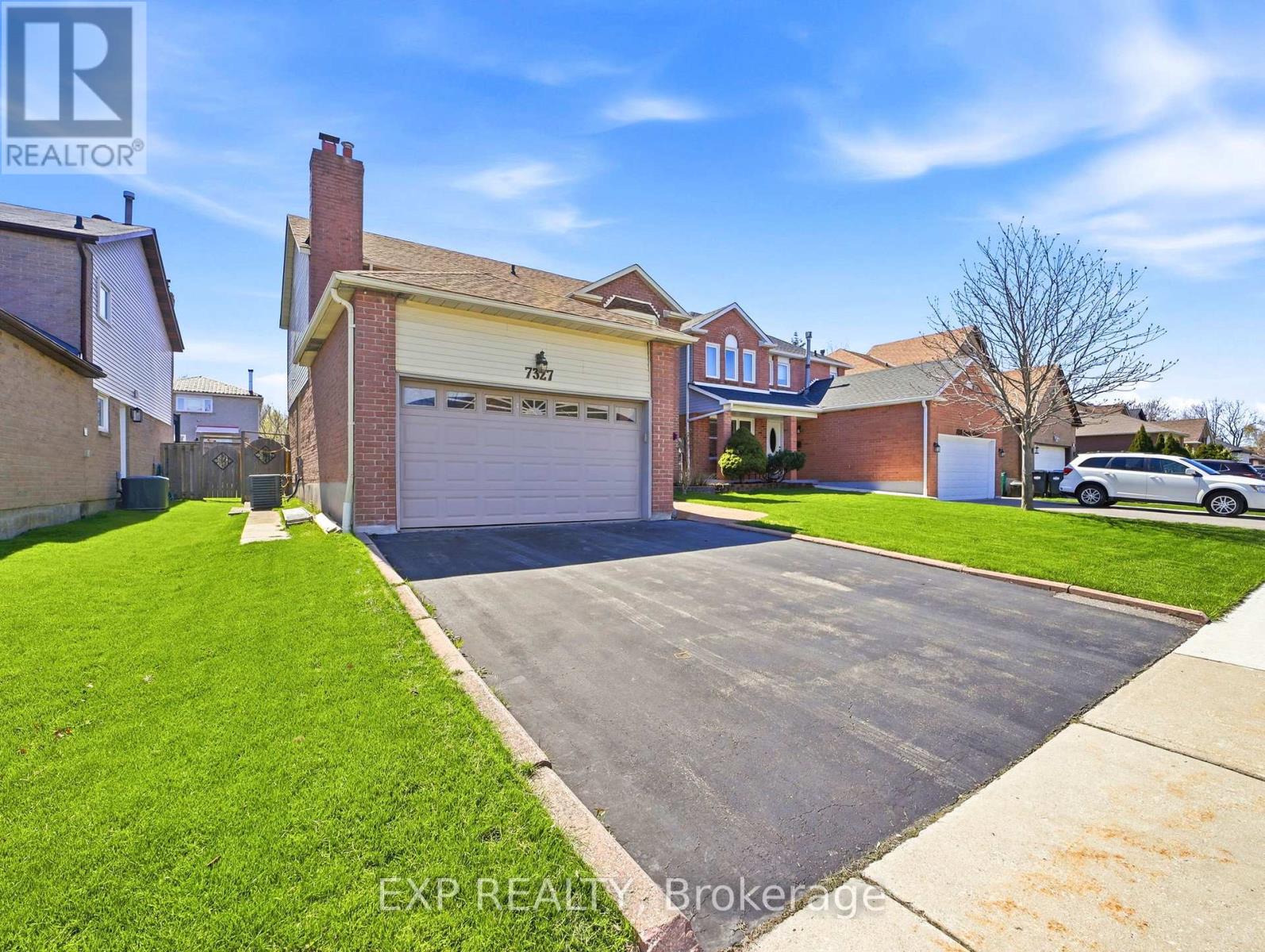 7327 Corrine Crescent, Mississauga, Ontario  L5N 5C4 - Photo 3 - W13056532