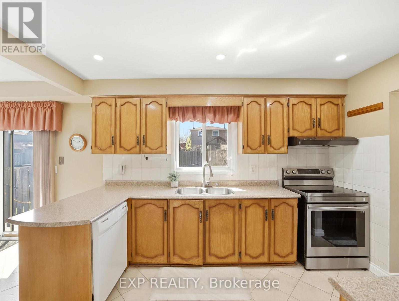 7327 Corrine Crescent, Mississauga, Ontario  L5N 5C4 - Photo 9 - W13056532