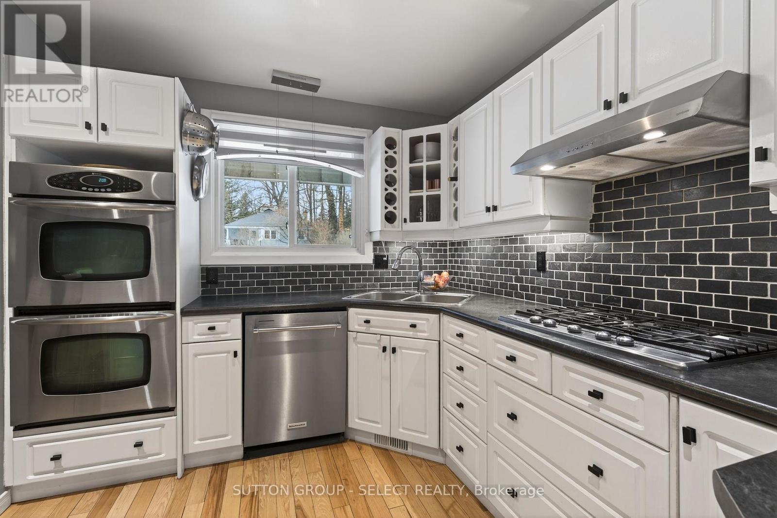 45 Upper Avenue, London North, Ontario  N6H 2L5 - Photo 12 - X12810752