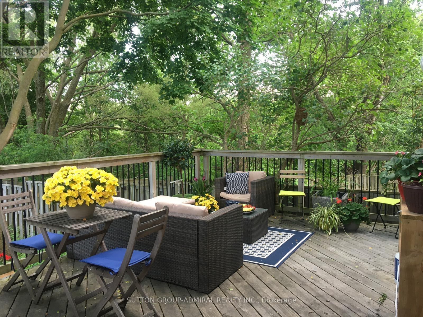 19 Backus Court, Markham, Ontario  L3P 6V6 - Photo 3 - N12968168