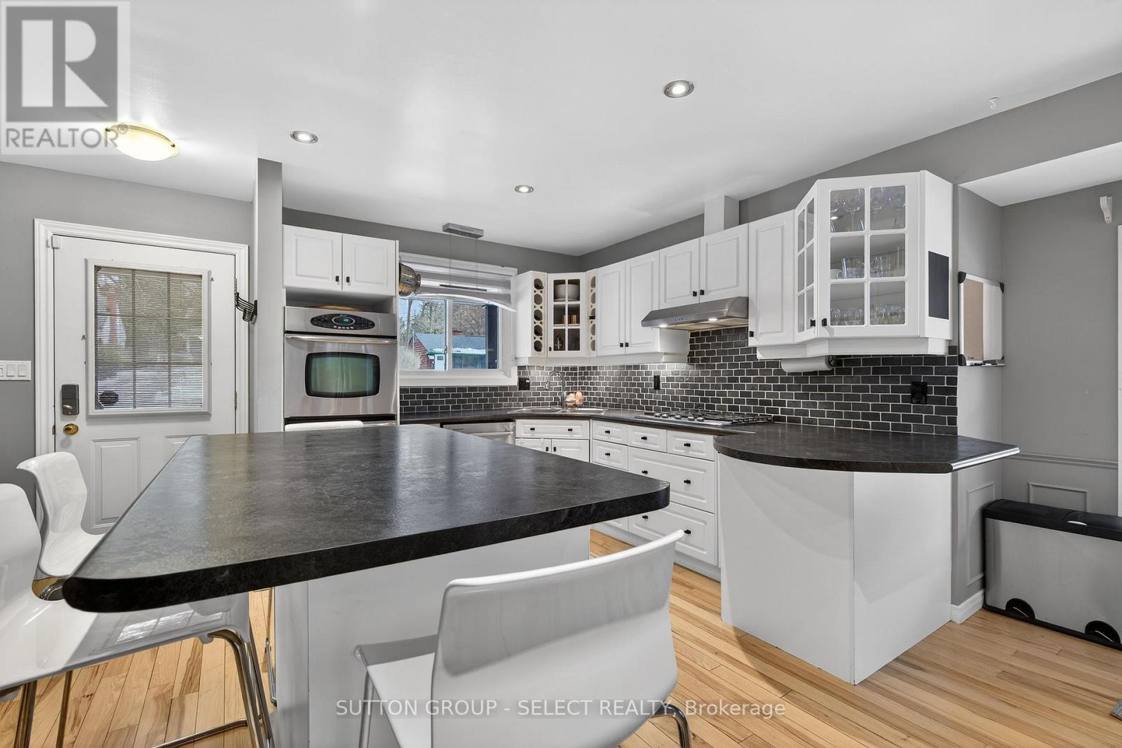 45 Upper Avenue, London North, Ontario  N6H 2L5 - Photo 8 - X12810752