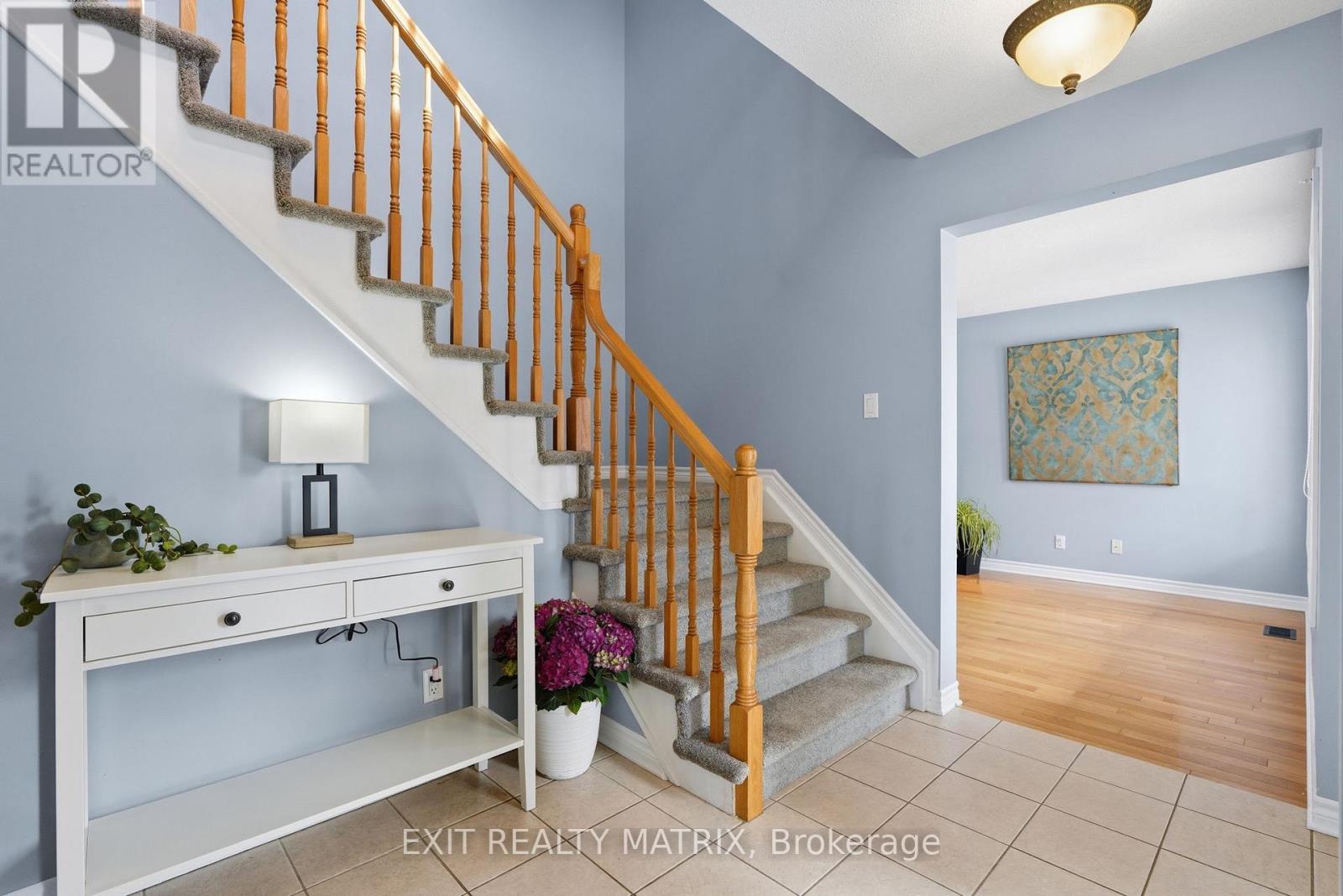 563 Loucks Drive, Russell, Ontario  K4R 1H1 - Photo 3 - X12923998