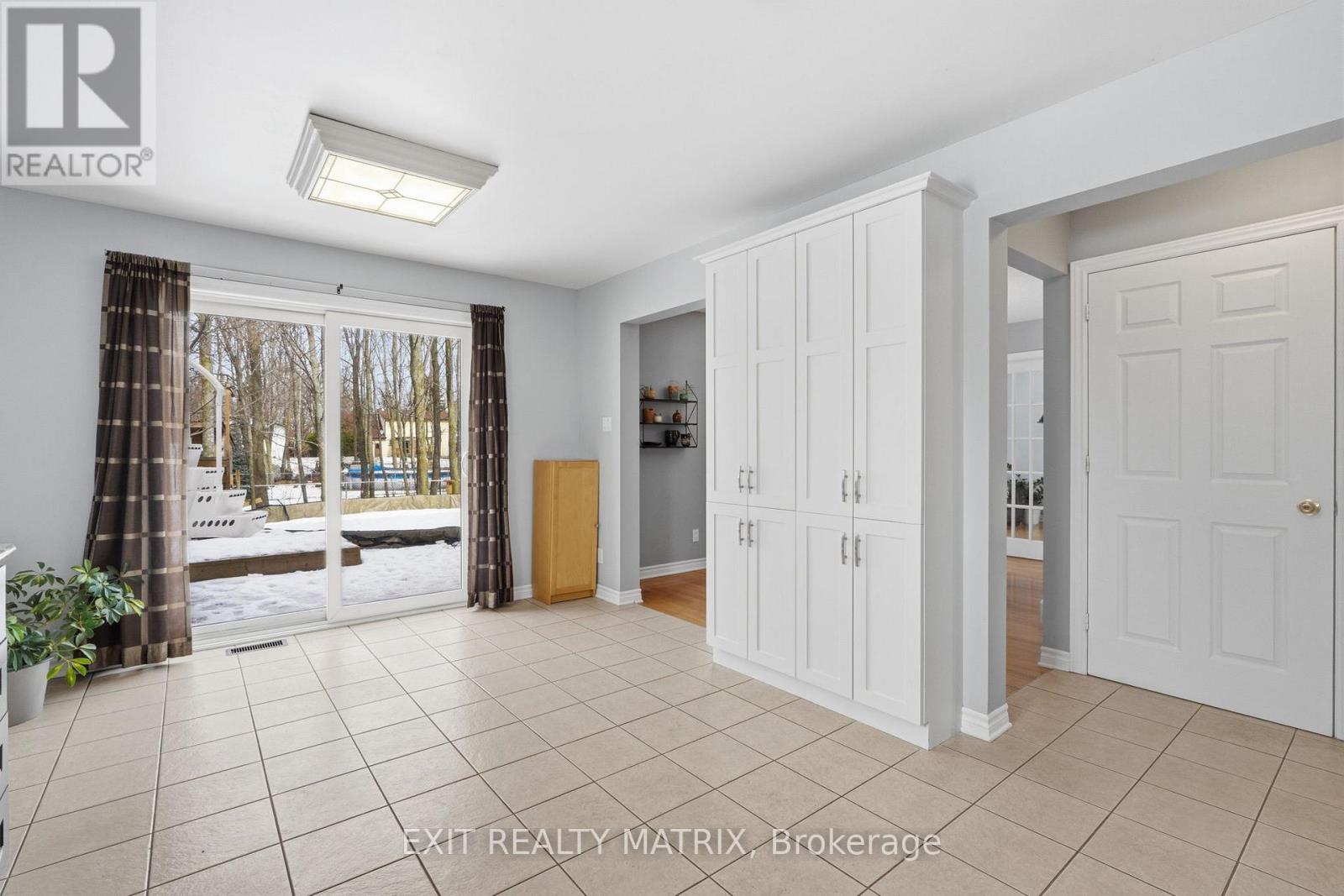 563 Loucks Drive, Russell, Ontario  K4R 1H1 - Photo 9 - X12923998