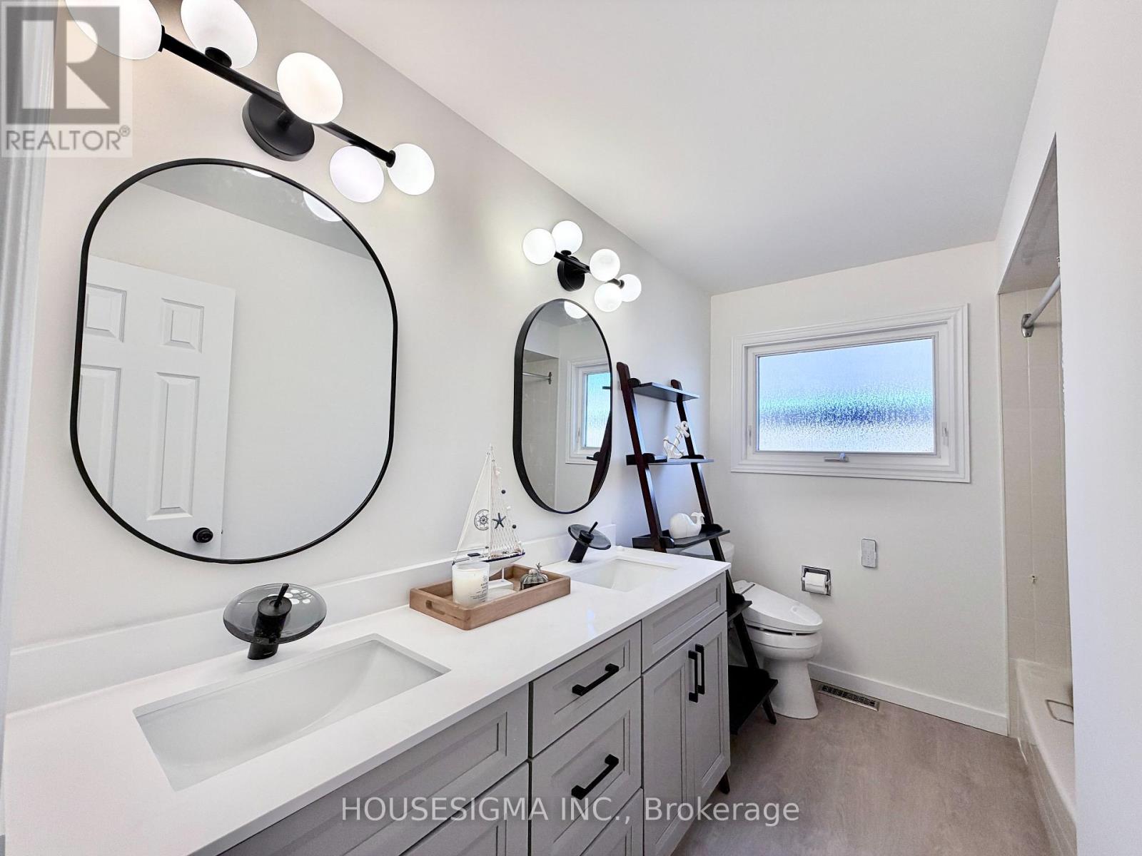 1404 Will Scarlett Drive, Oakville, Ontario  L6J 6S6 - Photo 30 - W13051438