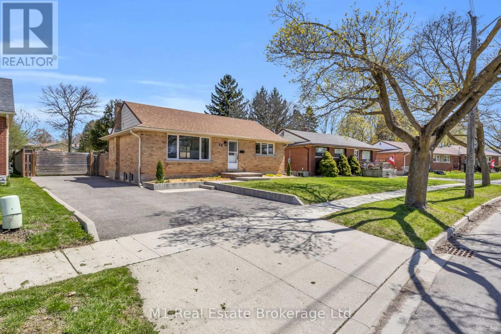 96 Siebert Avenue, Kitchener, Ontario  N2C 2A8 - Photo 3 - X13056464