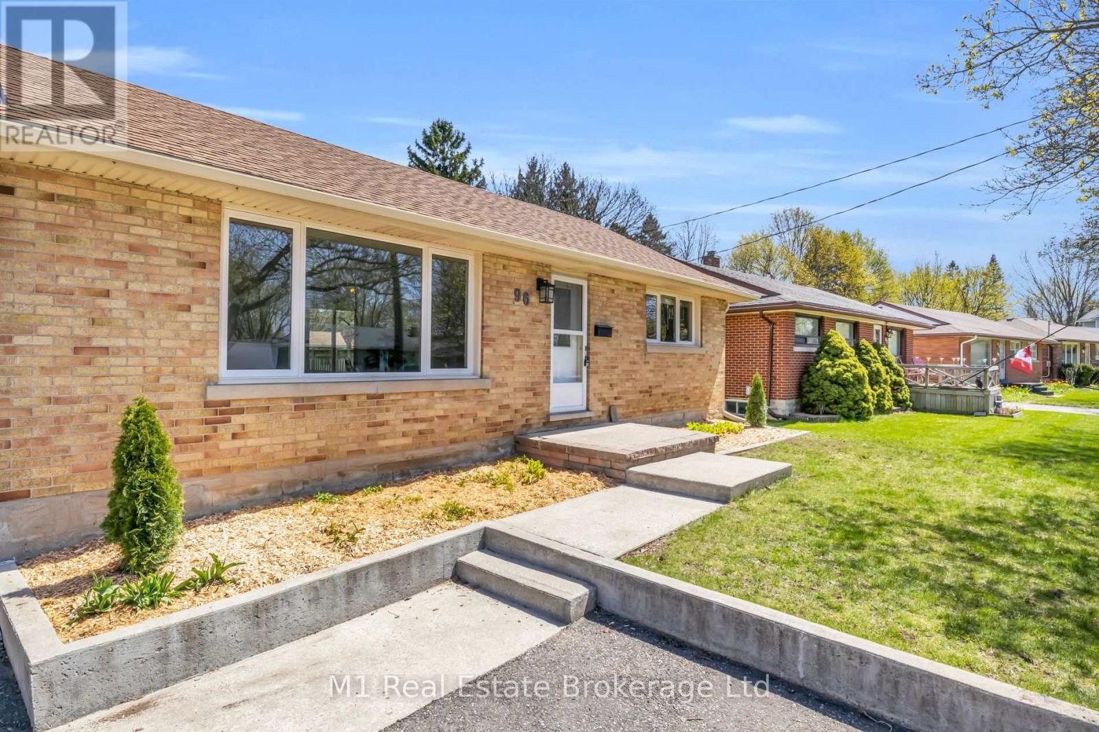 96 Siebert Avenue, Kitchener, Ontario  N2C 2A8 - Photo 4 - X13056464