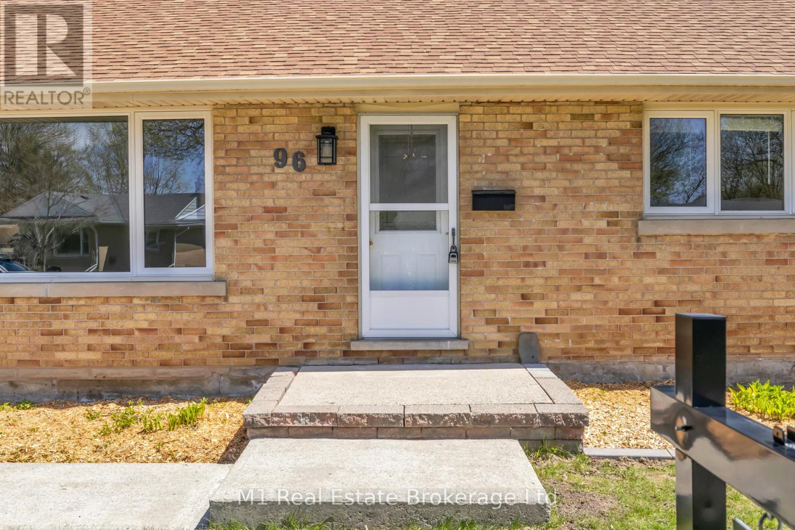 96 Siebert Avenue, Kitchener, Ontario  N2C 2A8 - Photo 5 - X13056464