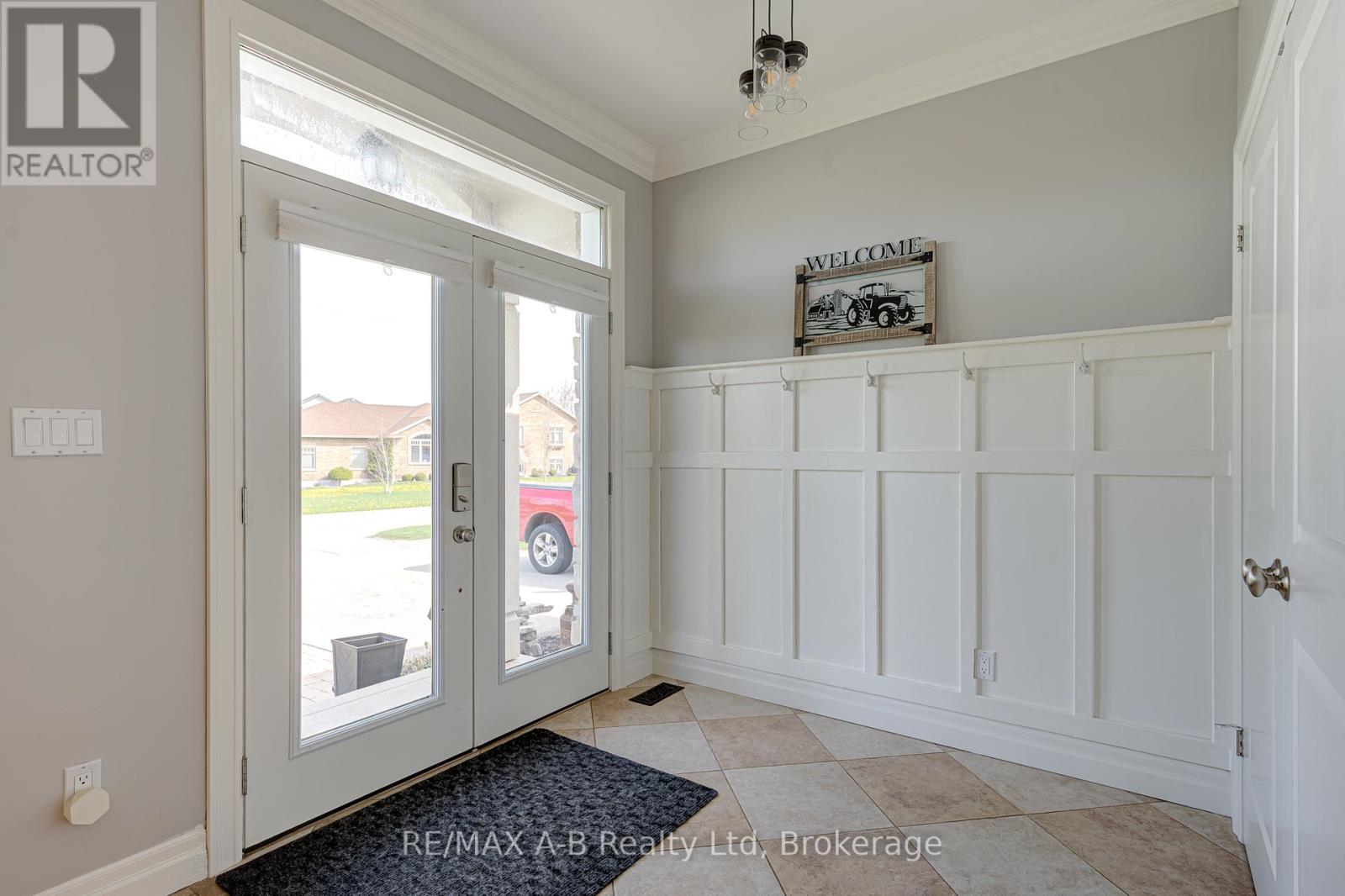 296 Glass Street, St. Marys, Ontario  N4X 1E5 - Photo 4 - X13056550