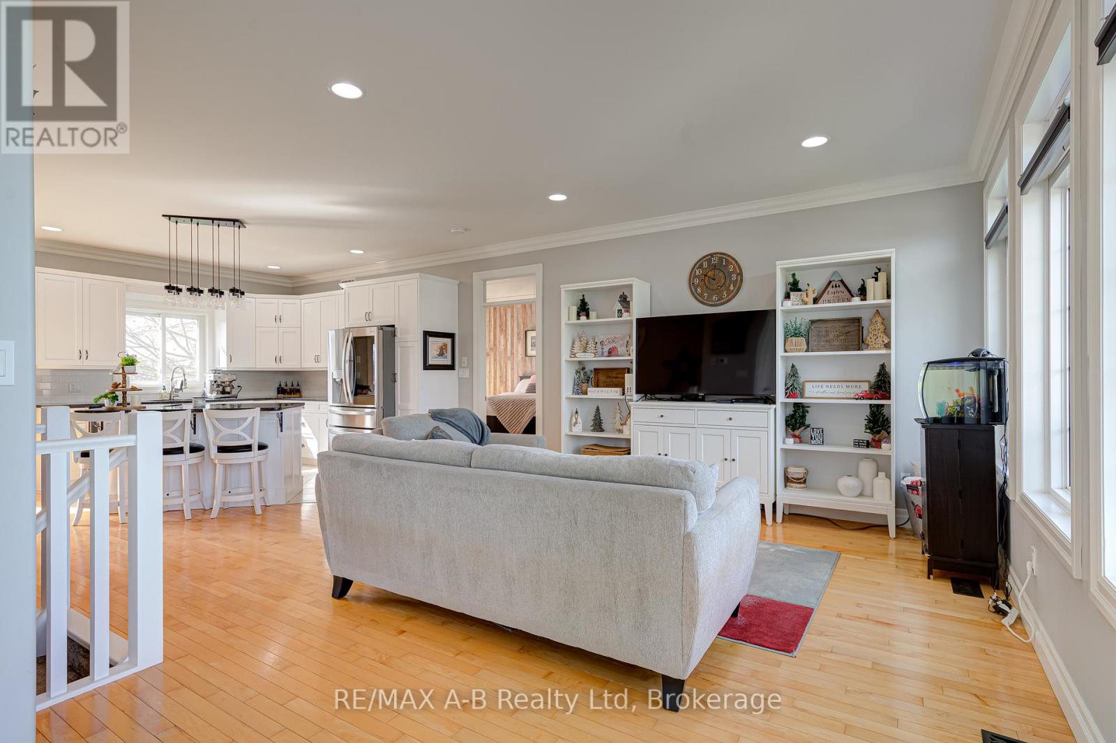 296 Glass Street, St. Marys, Ontario  N4X 1E5 - Photo 5 - X13056550