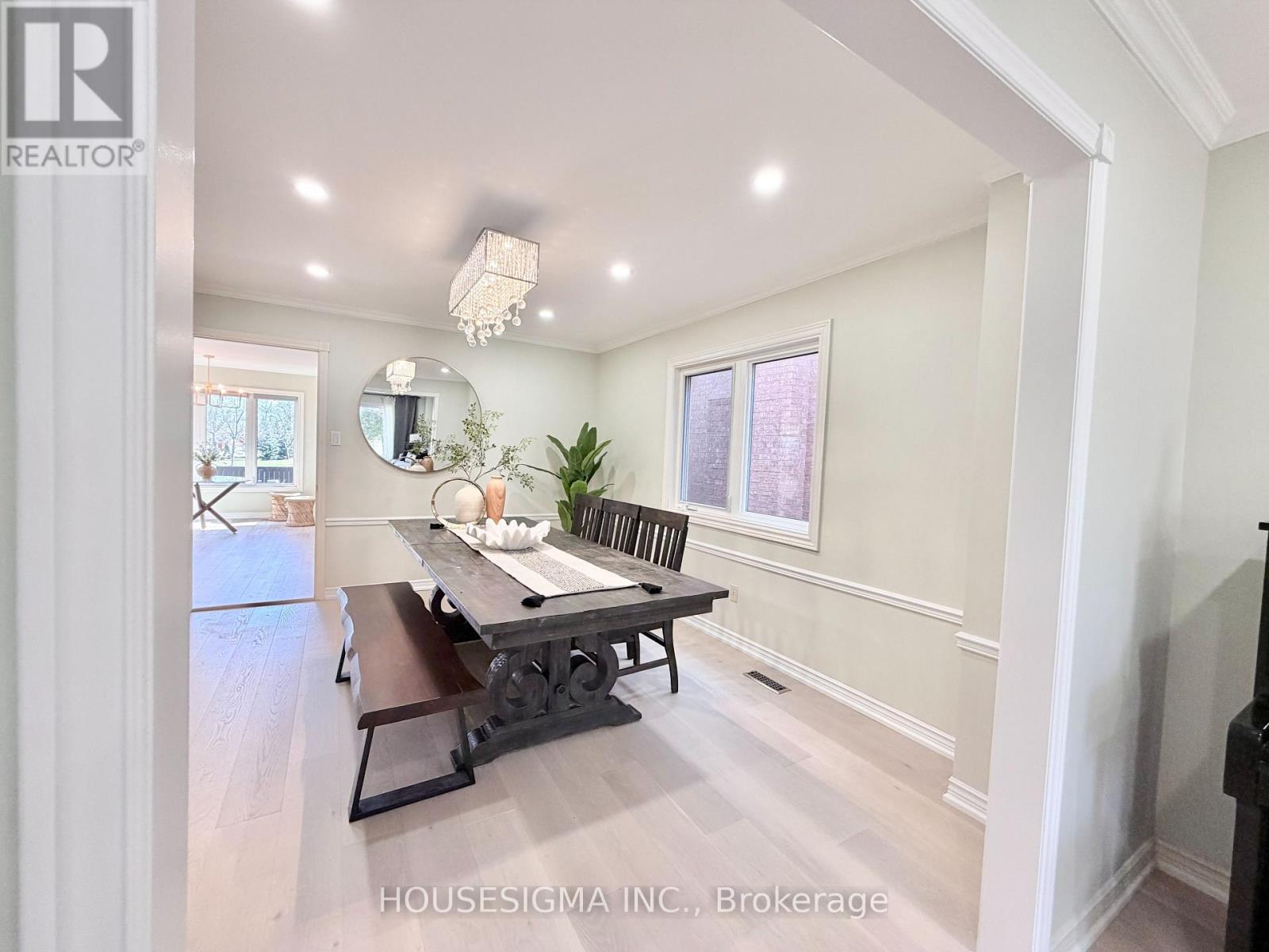 1404 Will Scarlett Drive, Oakville, Ontario  L6J 6S6 - Photo 8 - W13051438